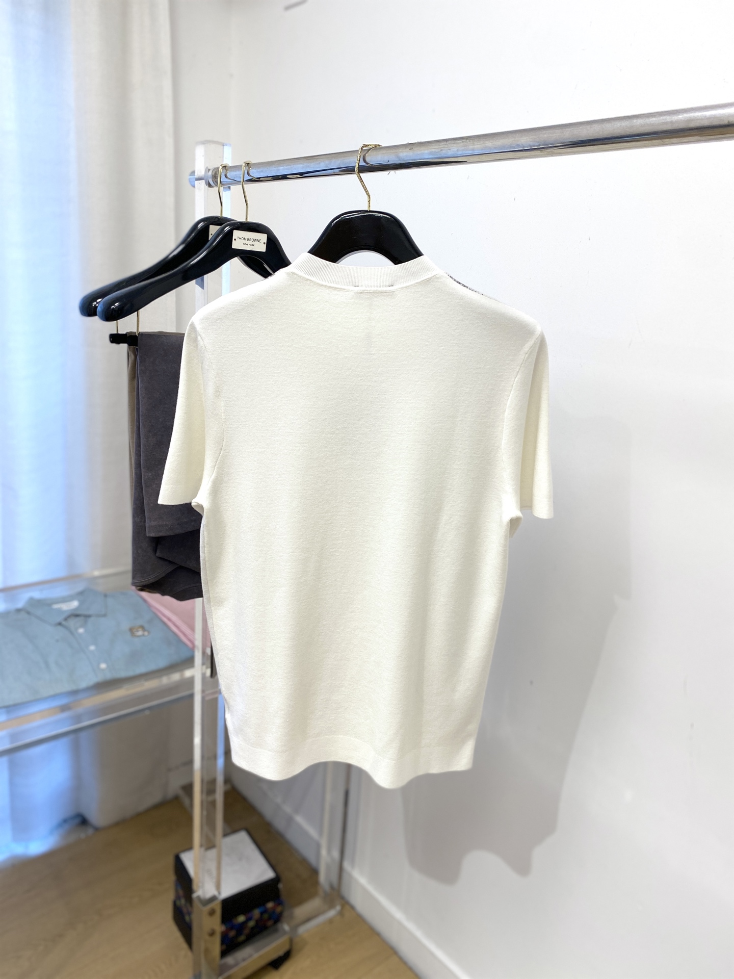 巴黎世家、2025最新款针织短袖T恤，帅气时尚，胸口设计凹凸图案字母logo，简约百搭款。面料棉 不仅挺