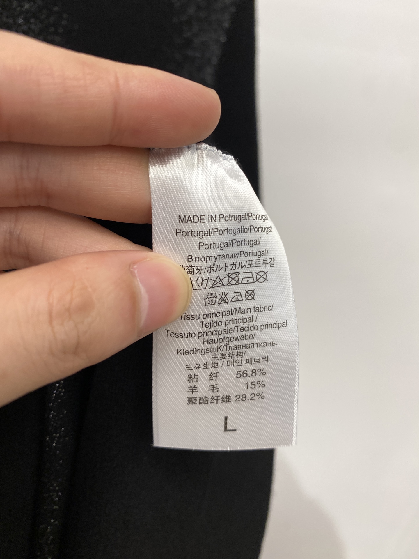 巴黎世家、2025最新款针织短袖T恤，帅气时尚，胸口设计凹凸图案字母logo，简约百搭款。面料棉 不仅挺