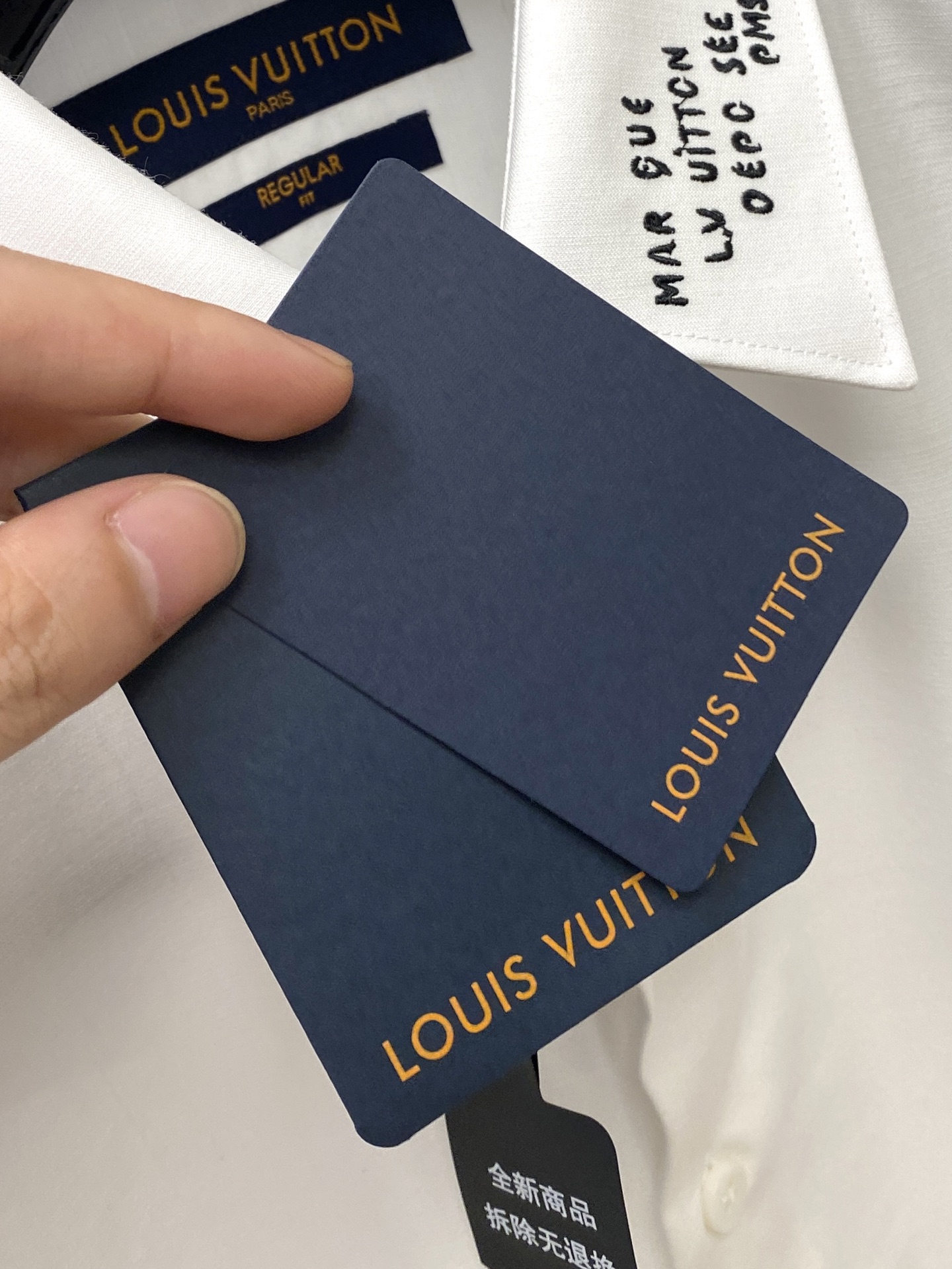 路易威登、2025新品衬衫，时尚帅气，简约百搭款，定制原版面料，不仅挺括，保持潮流的廓形，又穿着舒适，纱