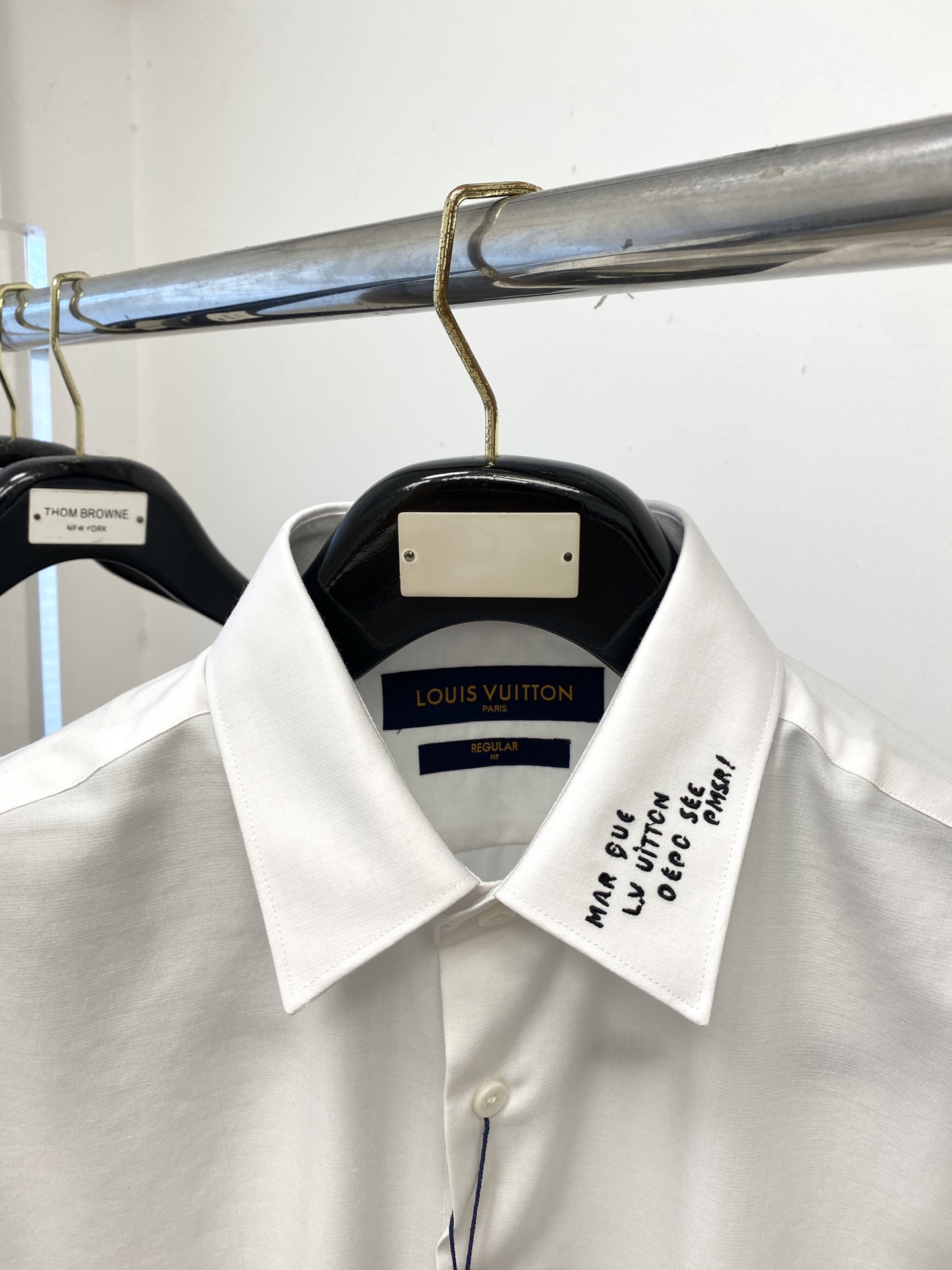 路易威登、2025新品衬衫，时尚帅气，简约百搭款，定制原版面料，不仅挺括，保持潮流的廓形，又穿着舒适，纱