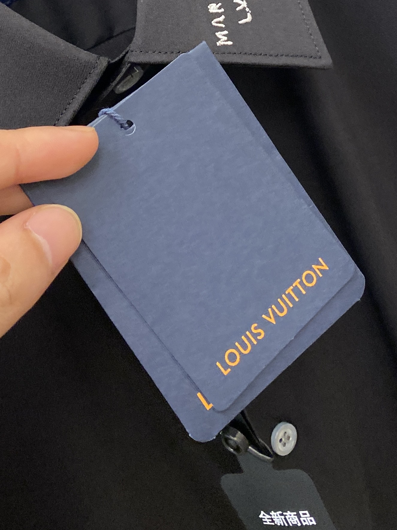 路易威登、2025新品衬衫，时尚帅气，简约百搭款，定制原版面料，不仅挺括，保持潮流的廓形，又穿着舒适，纱