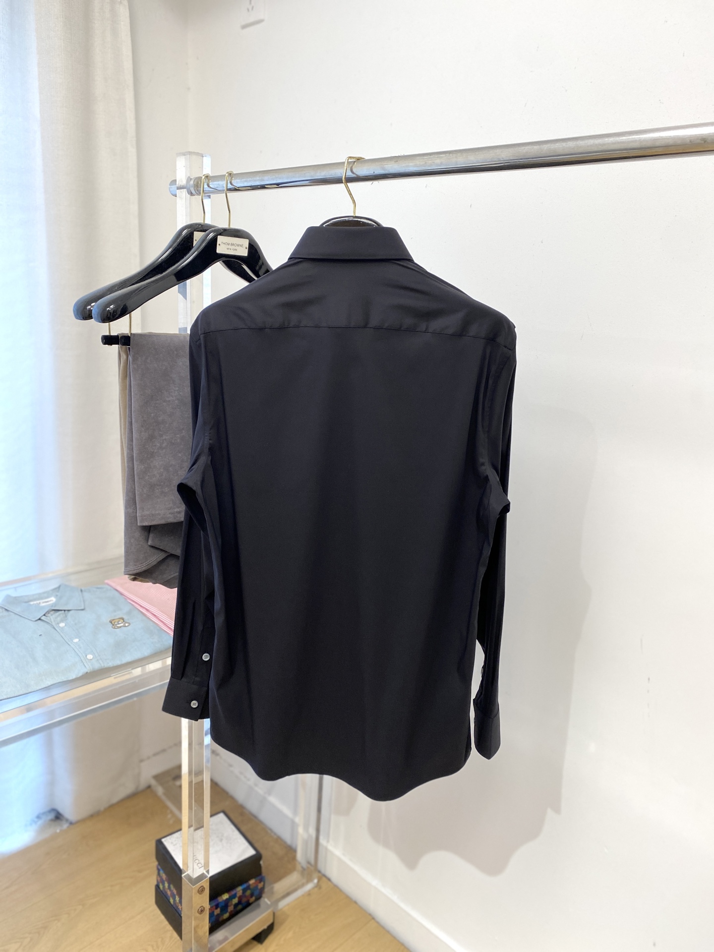 路易威登、2025新品衬衫，时尚帅气，简约百搭款，定制原版面料，不仅挺括，保持潮流的廓形，又穿着舒适，纱