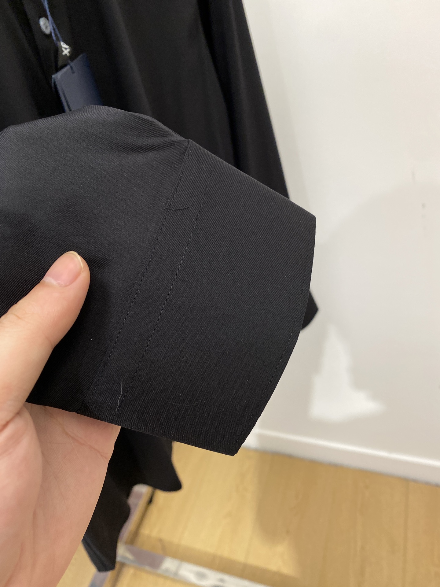 路易威登、2025新品衬衫，时尚帅气，简约百搭款，定制原版面料，不仅挺括，保持潮流的廓形，又穿着舒适，纱