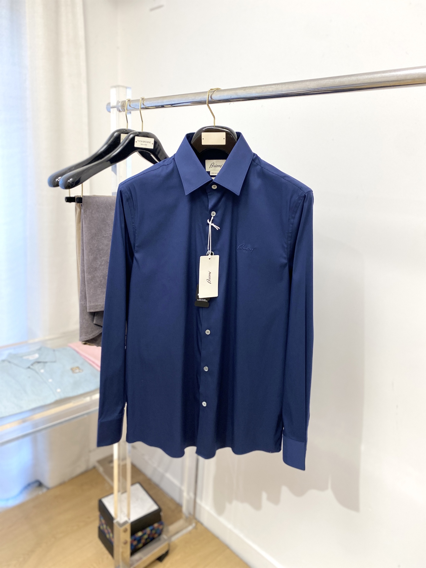 Buomi 时尚潮牌、2025新品衬衫，时尚帅气，简约百搭款，定制原版面料，不仅挺括，保持潮流的廓形，又