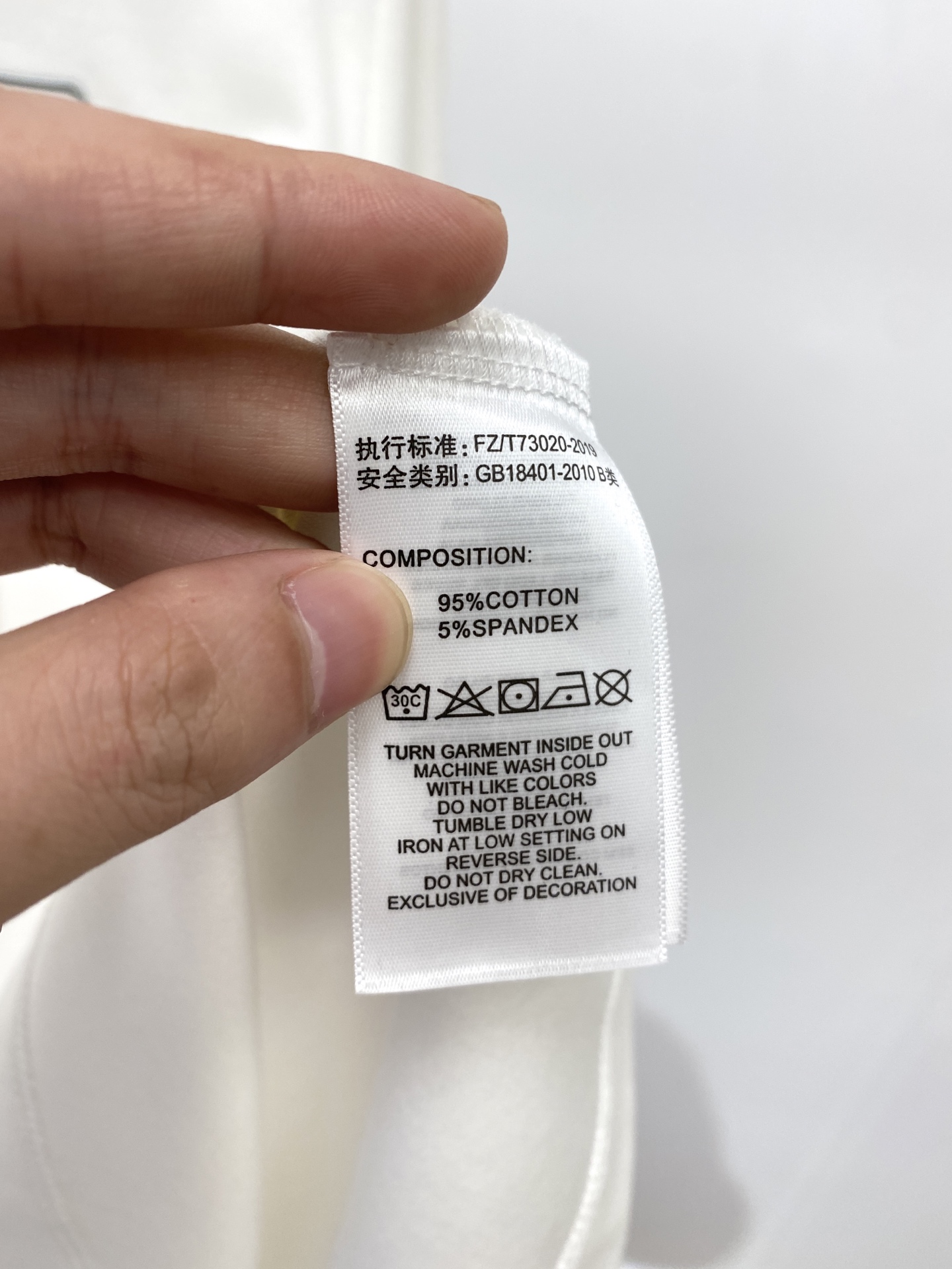 Brunello Cucinelli、2025最新款长袖，帅气时尚，胸前精致刺绣图案logo，简约百搭款