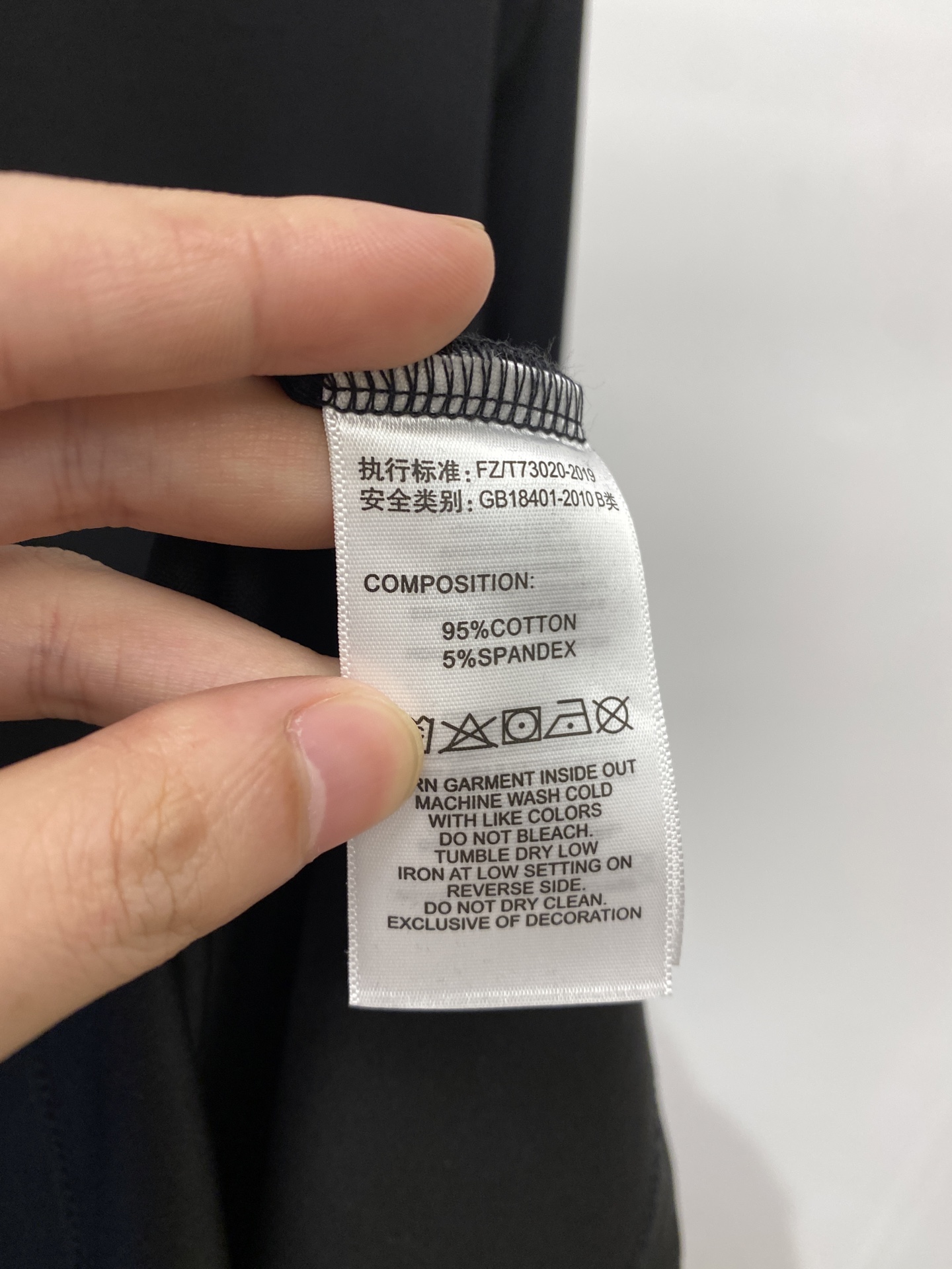 Brunello Cucinelli、2025最新款长袖，帅气时尚，胸前精致刺绣图案logo，简约百搭款