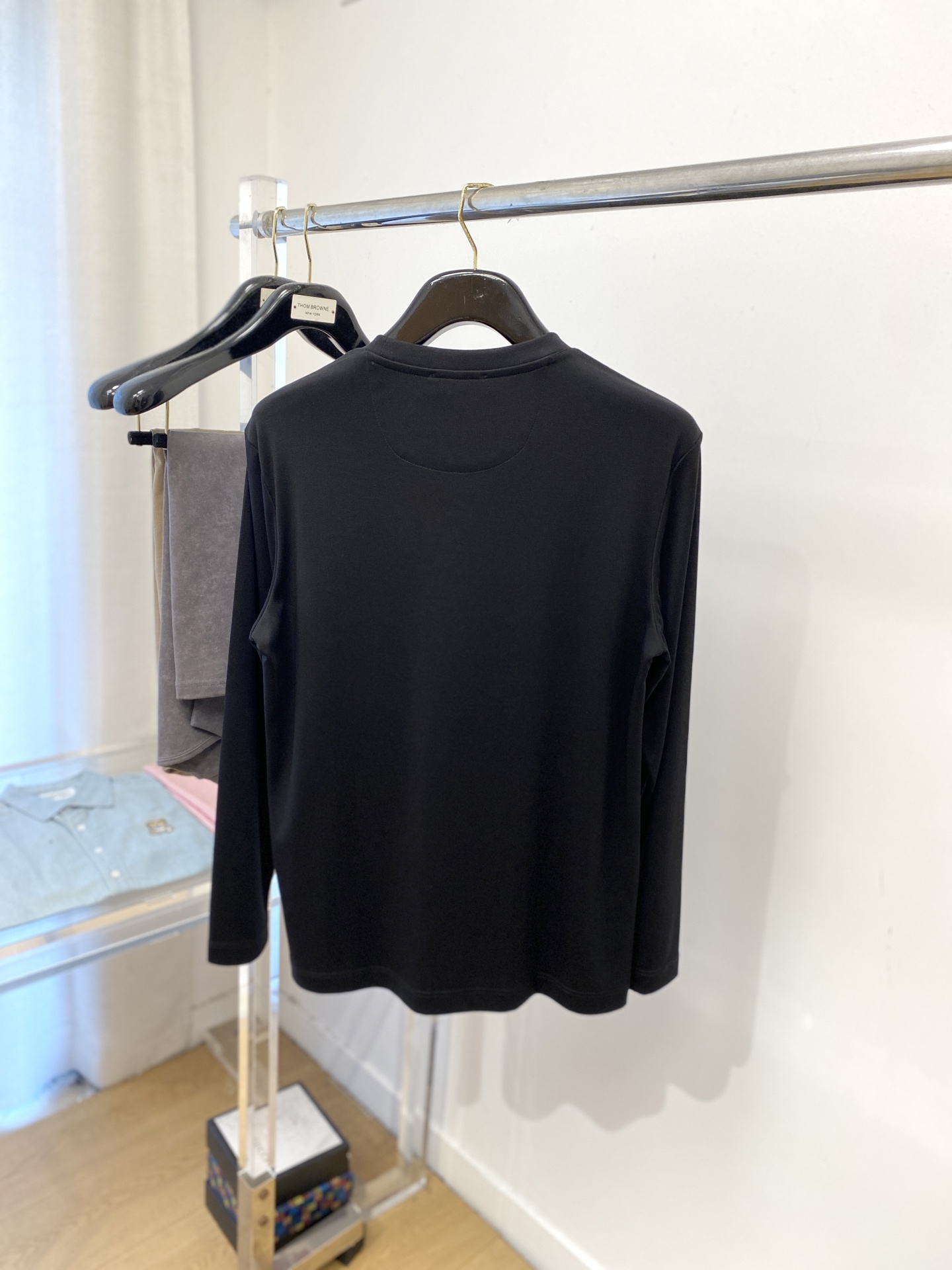 Brunello Cucinelli、2025最新款长袖，帅气时尚，胸前精致刺绣图案logo，简约百搭款