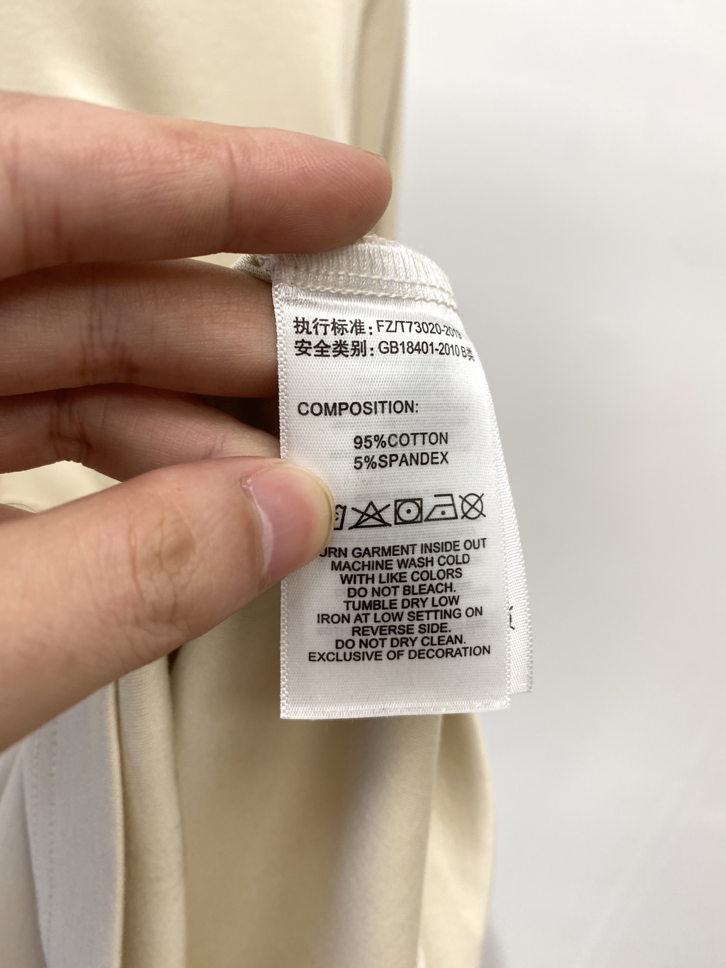 爱马仕、2025最新款长袖，帅气时尚，胸前精致刺绣图案logo，简约百搭款。面料棉 不仅挺括，保持潮流的