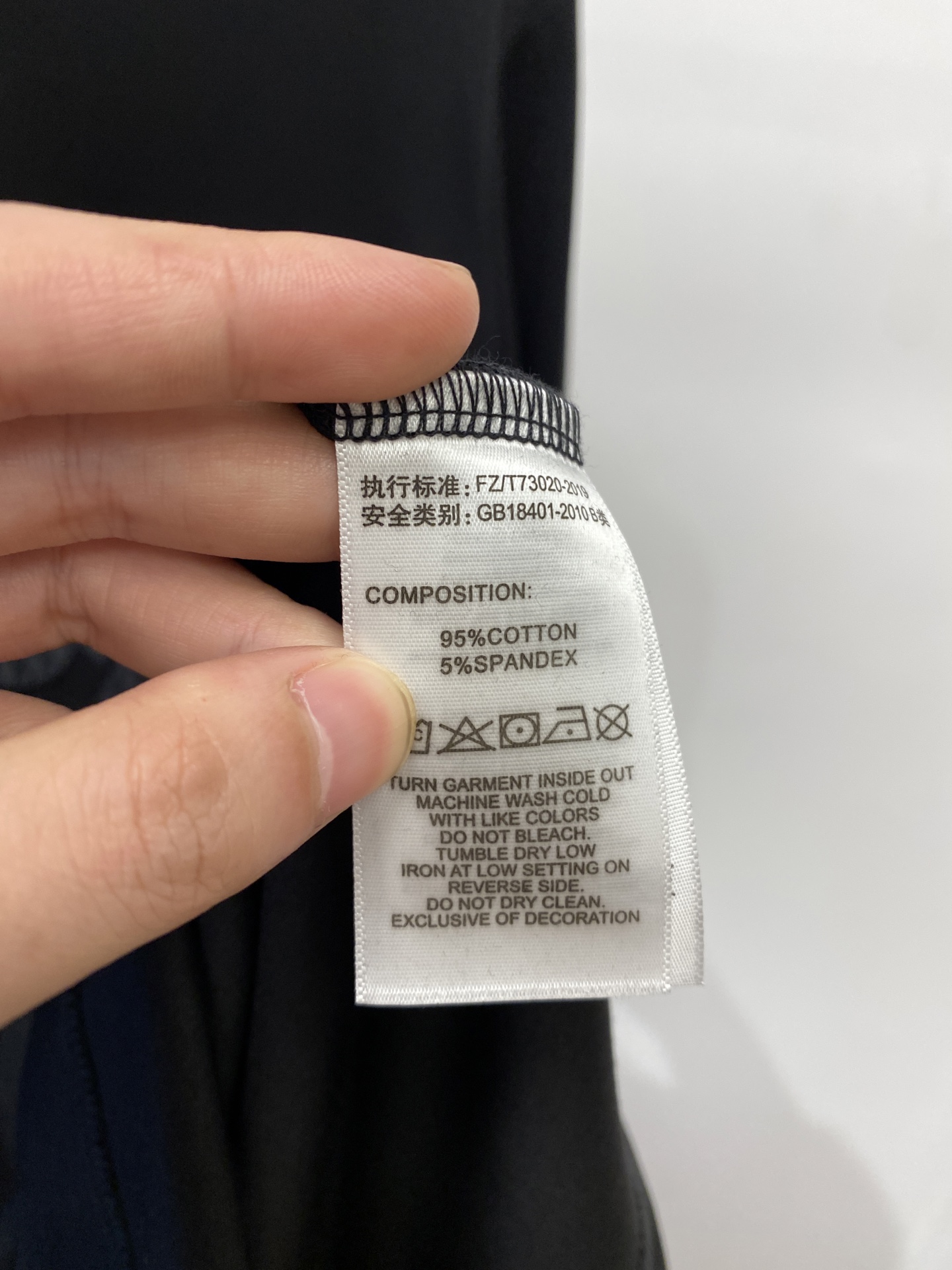 爱马仕、2025最新款长袖，帅气时尚，胸前精致刺绣图案logo，简约百搭款。面料棉 不仅挺括，保持潮流的