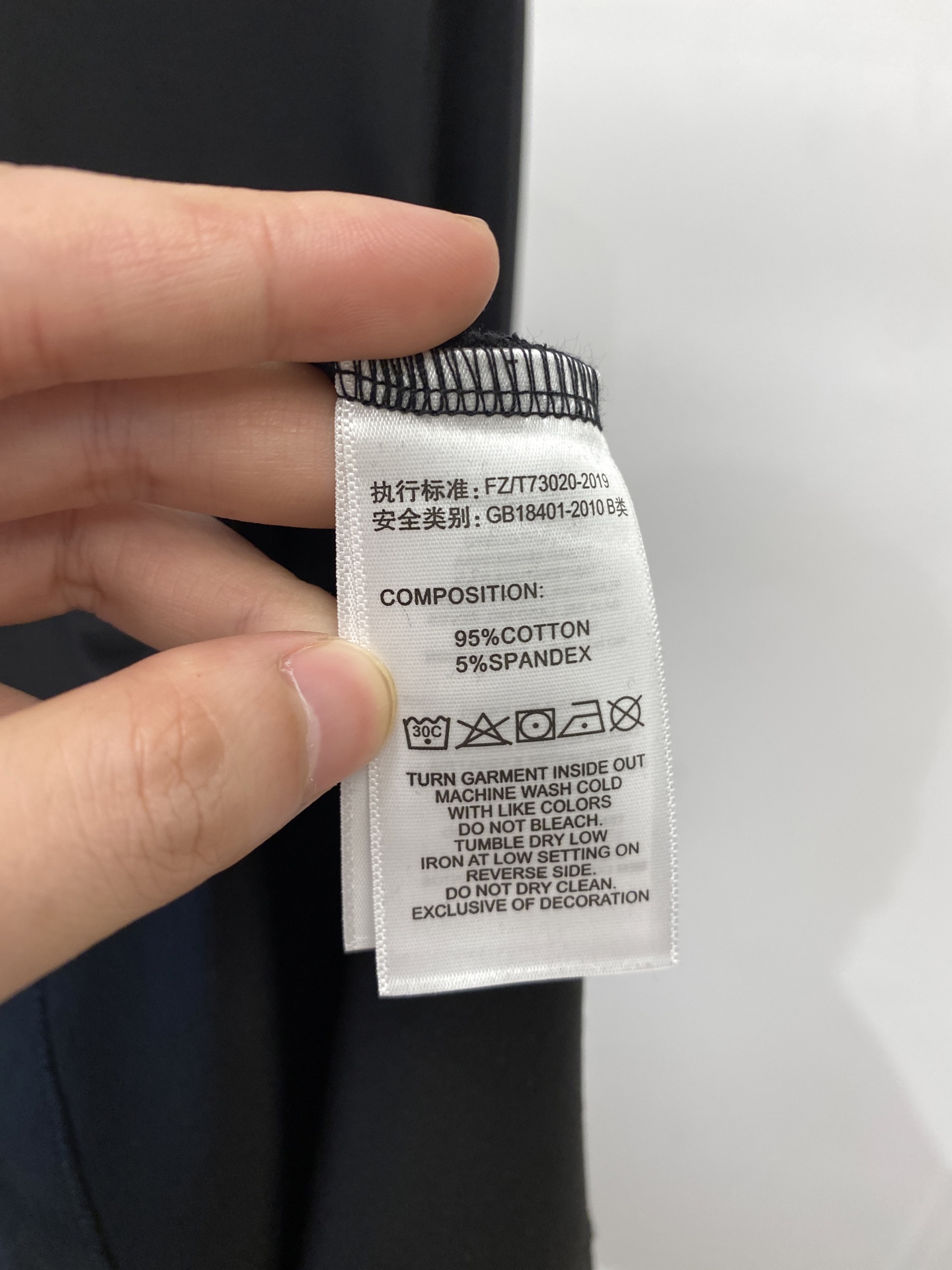 lP🆕、2025最新款长袖，帅气时尚，胸前顶级印胶图案logo，简约百搭款。面料棉 不仅挺括，保持潮流的