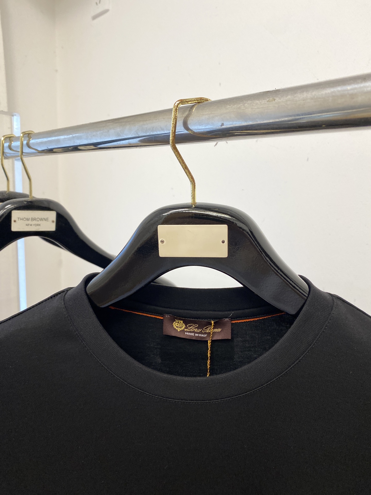 lP🆕、2025最新款长袖，帅气时尚，胸前顶级印胶图案logo，简约百搭款。面料棉 不仅挺括，保持潮流的