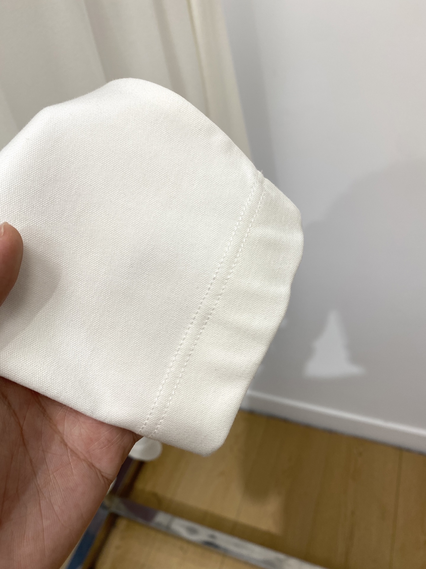 爱马仕、2025最新款长袖，帅气时尚，胸前顶级定织图案logo，简约百搭款。面料棉 不仅挺括，保持潮流的