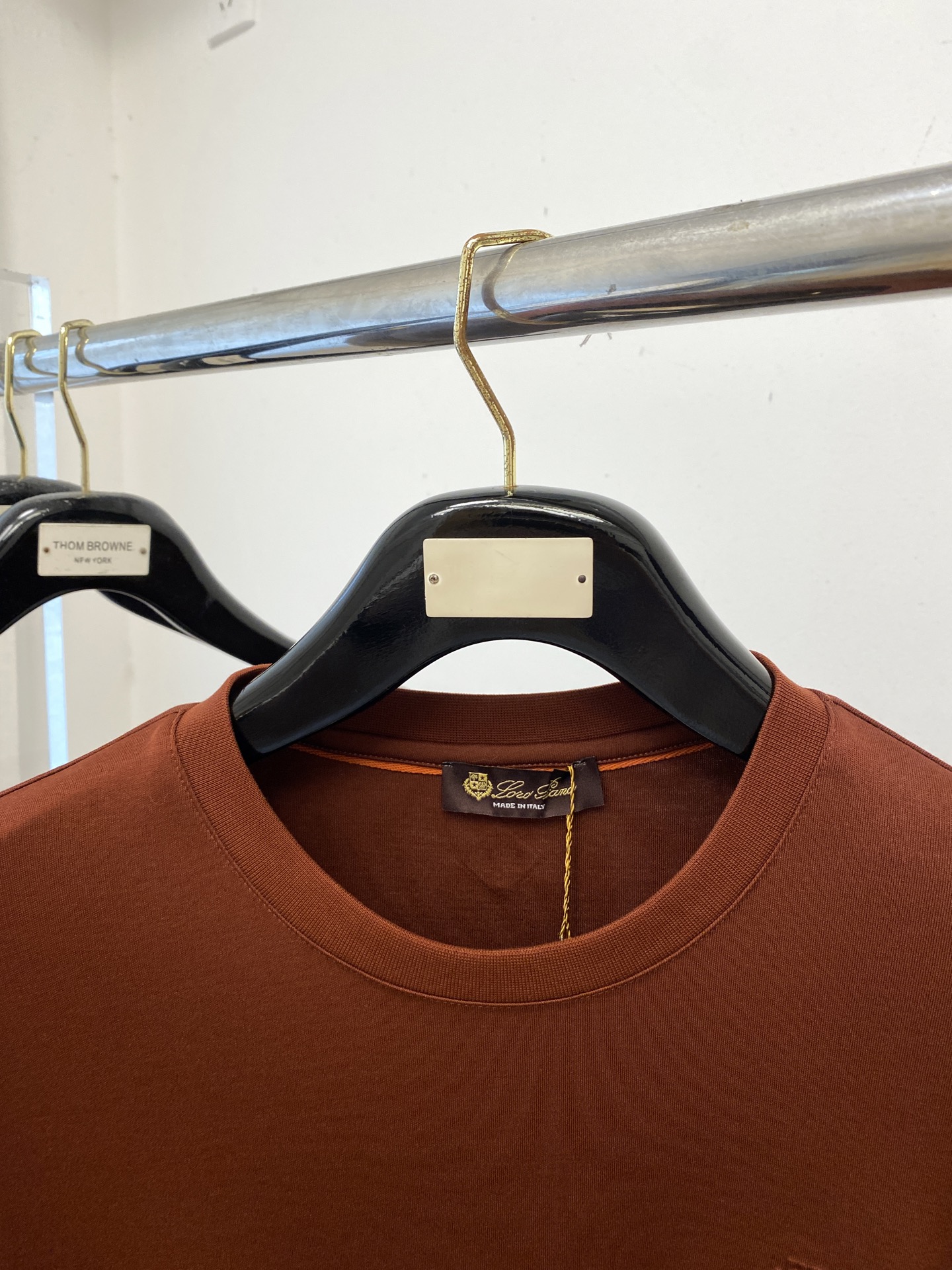 lP🆕、2025最新款长袖，帅气时尚，胸前顶级设计凹凸字母图案logo，简约百搭款。面料棉 不仅挺括，保