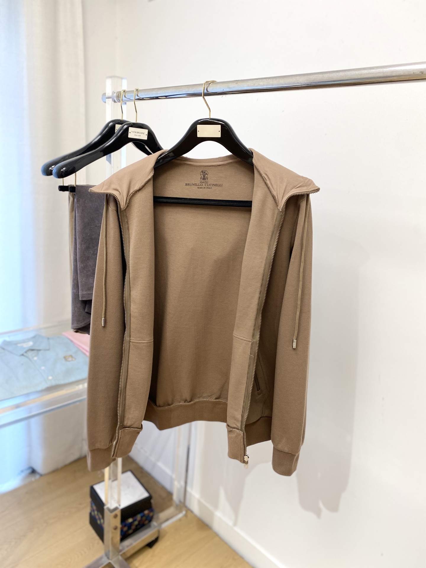 Brunello Cucinelli、2025新品卫衣外套，时尚帅气，胸前精致刺绣图案logo，简约百搭