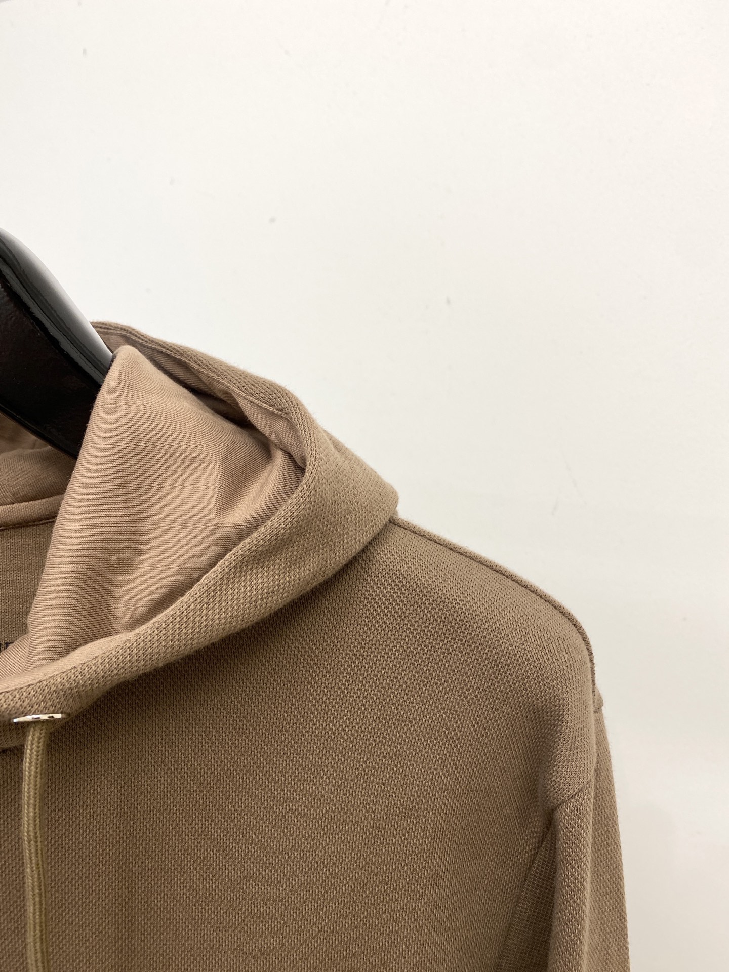 Brunello Cucinelli、2025新品卫衣外套，时尚帅气，胸前精致刺绣图案logo，简约百搭