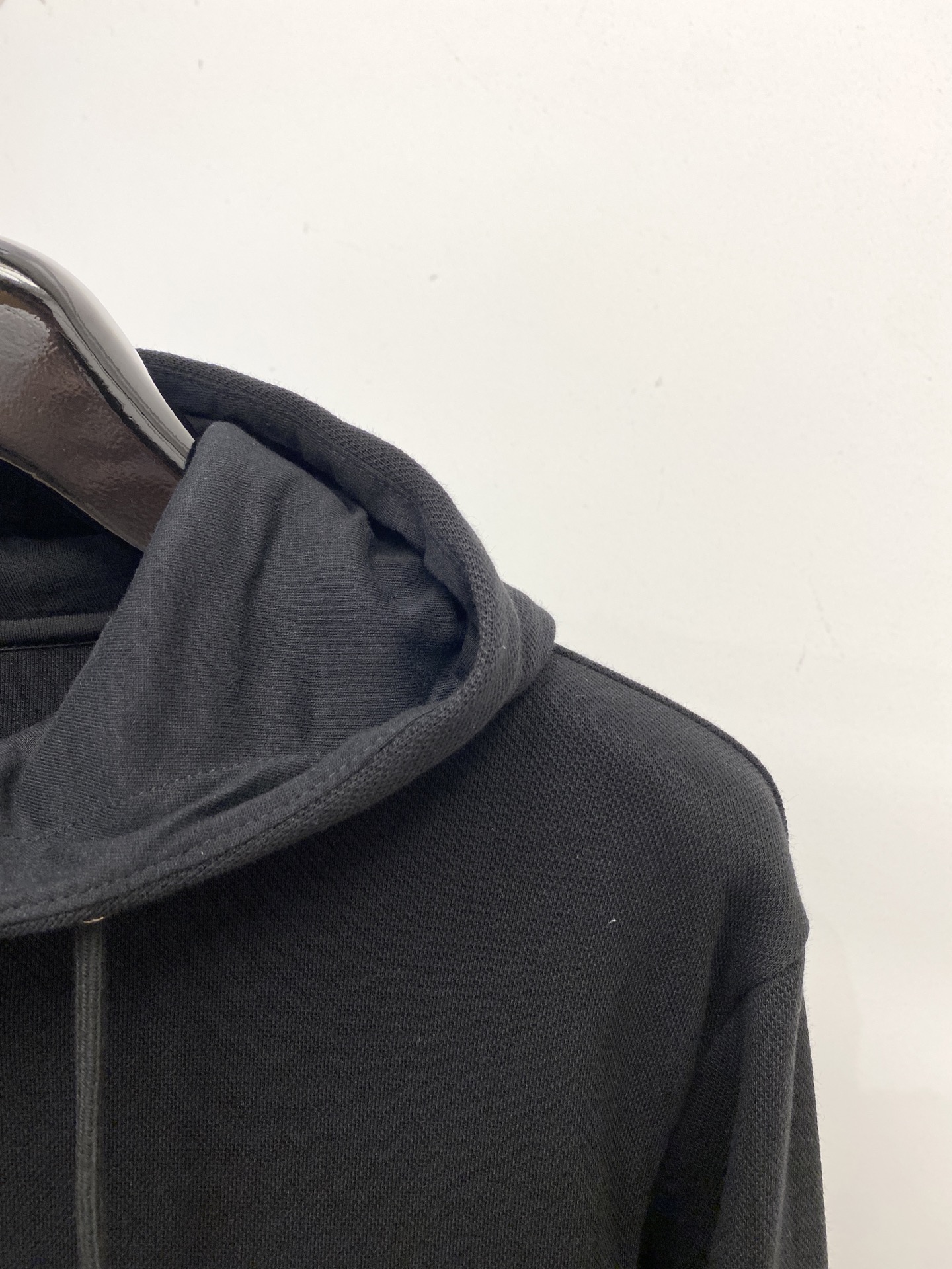 Brunello Cucinelli、2025新品卫衣外套，时尚帅气，胸前精致刺绣图案logo，简约百搭