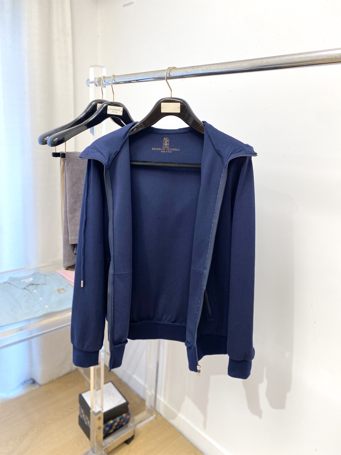 Brunello Cucinelli、2025新品卫衣外套，时尚帅气，胸前精致刺绣图案logo，简约百搭