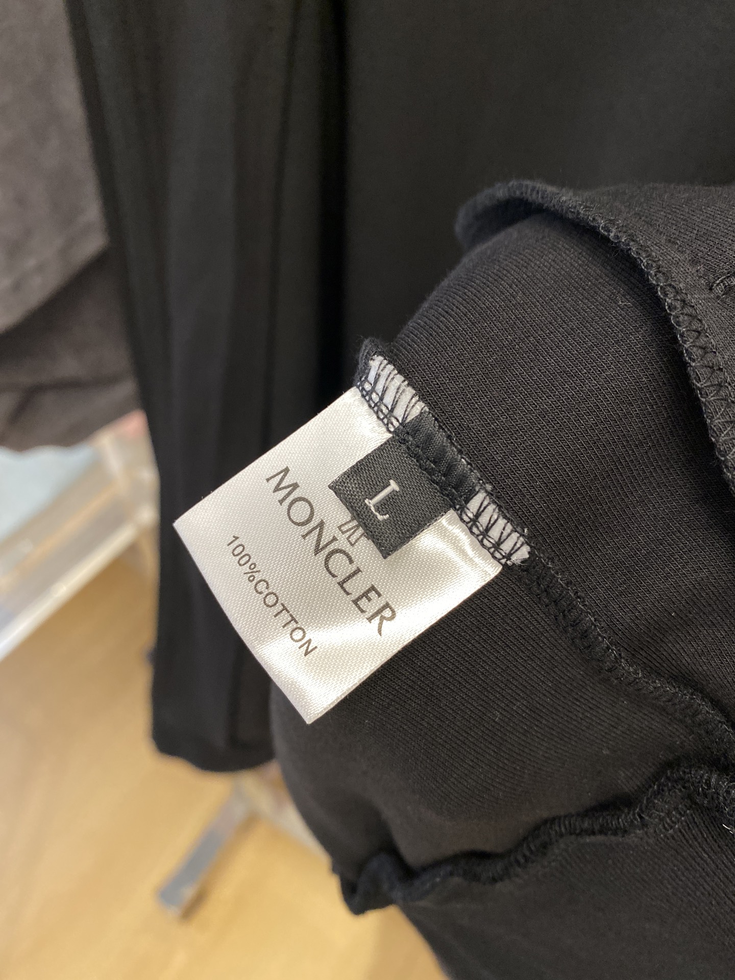 蒙口、2025新品卫衣外套，时尚帅气，胸前刺绣装饰图案logo，简约百搭款，定制原版面料，不仅挺括，保持