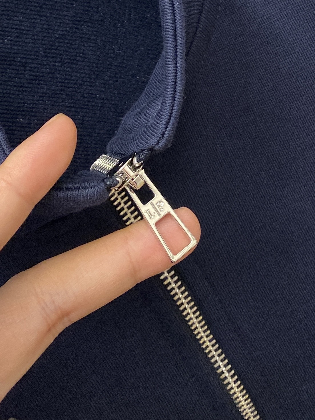 lP🆕、2025新品卫衣外套，时尚帅气，胸前精致刺绣字母图案logo，简约百搭款，定制原版面料，不仅挺括