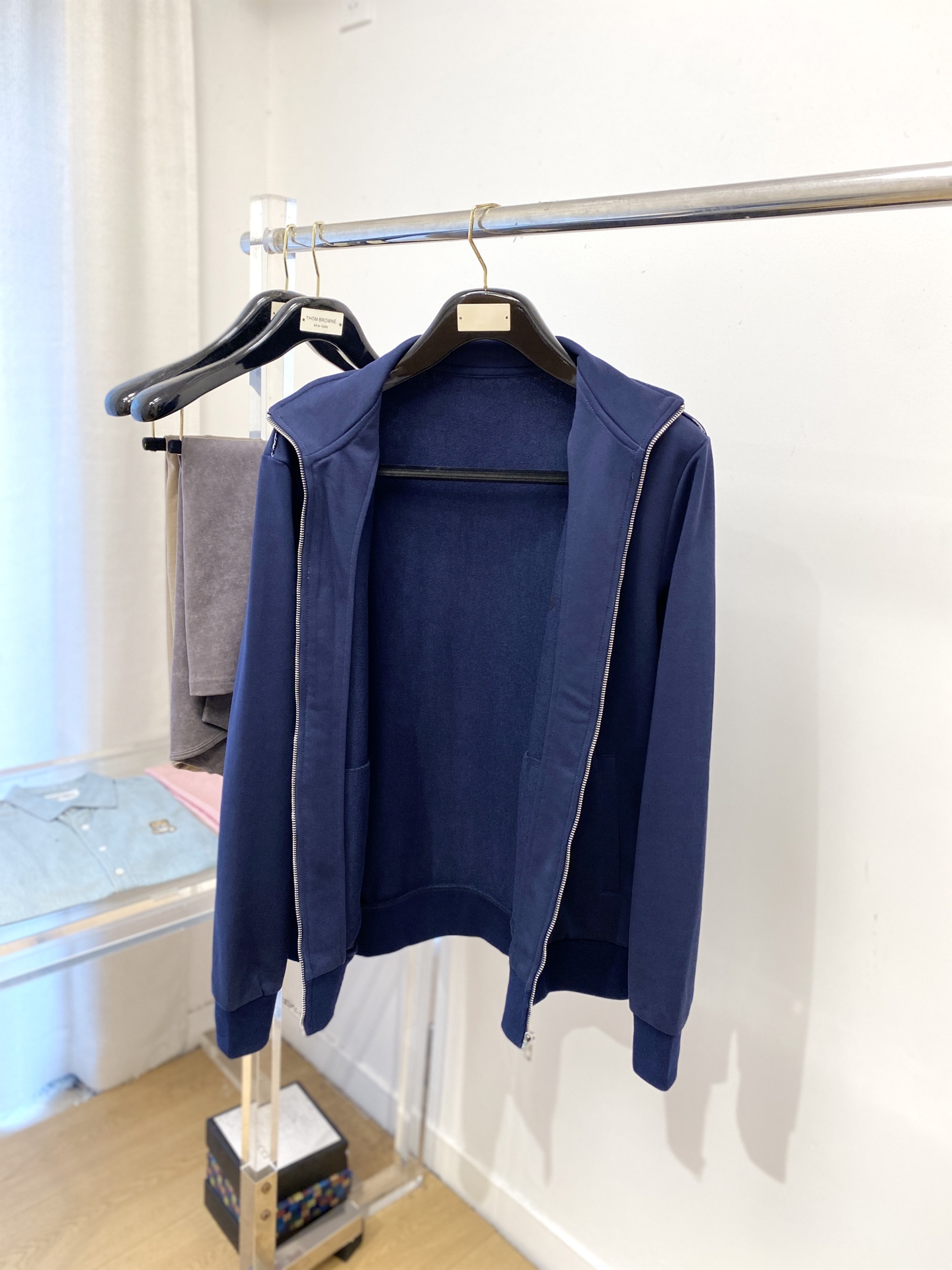 lP🆕、2025新品卫衣外套，时尚帅气，胸前精致刺绣字母图案logo，简约百搭款，定制原版面料，不仅挺括