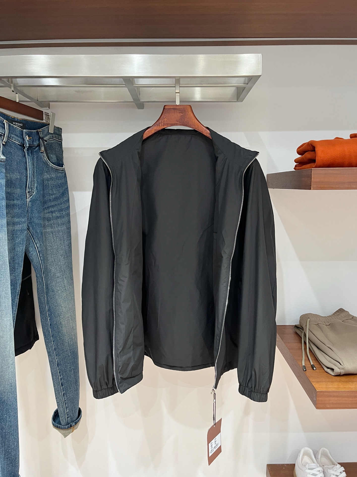 杰尼亚、2025新品夹克外套，时尚帅气，简约百搭款，胸前顶级印胶字母logo，定制原版面料，不仅挺括，保
