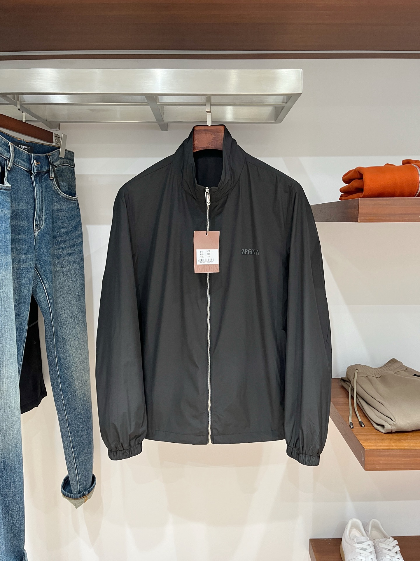 杰尼亚、2025新品夹克外套，时尚帅气，简约百搭款，胸前顶级印胶字母logo，定制原版面料，不仅挺括，保