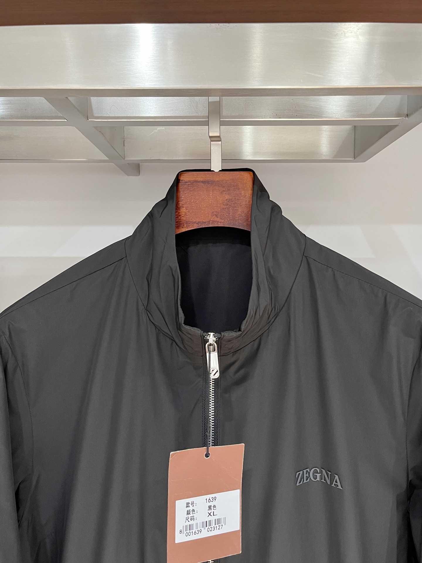 杰尼亚、2025新品夹克外套，时尚帅气，简约百搭款，胸前顶级印胶字母logo，定制原版面料，不仅挺括，保