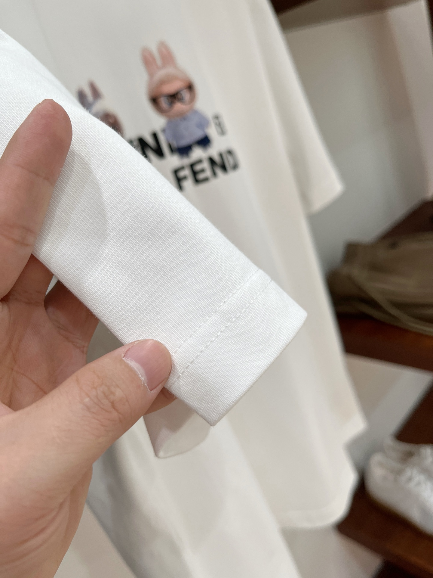 芬迪、2025新品短袖T恤，帅气时尚，胸前顶级印胶印花字母图案logo，简约百搭款。面料棉 不仅挺括，保