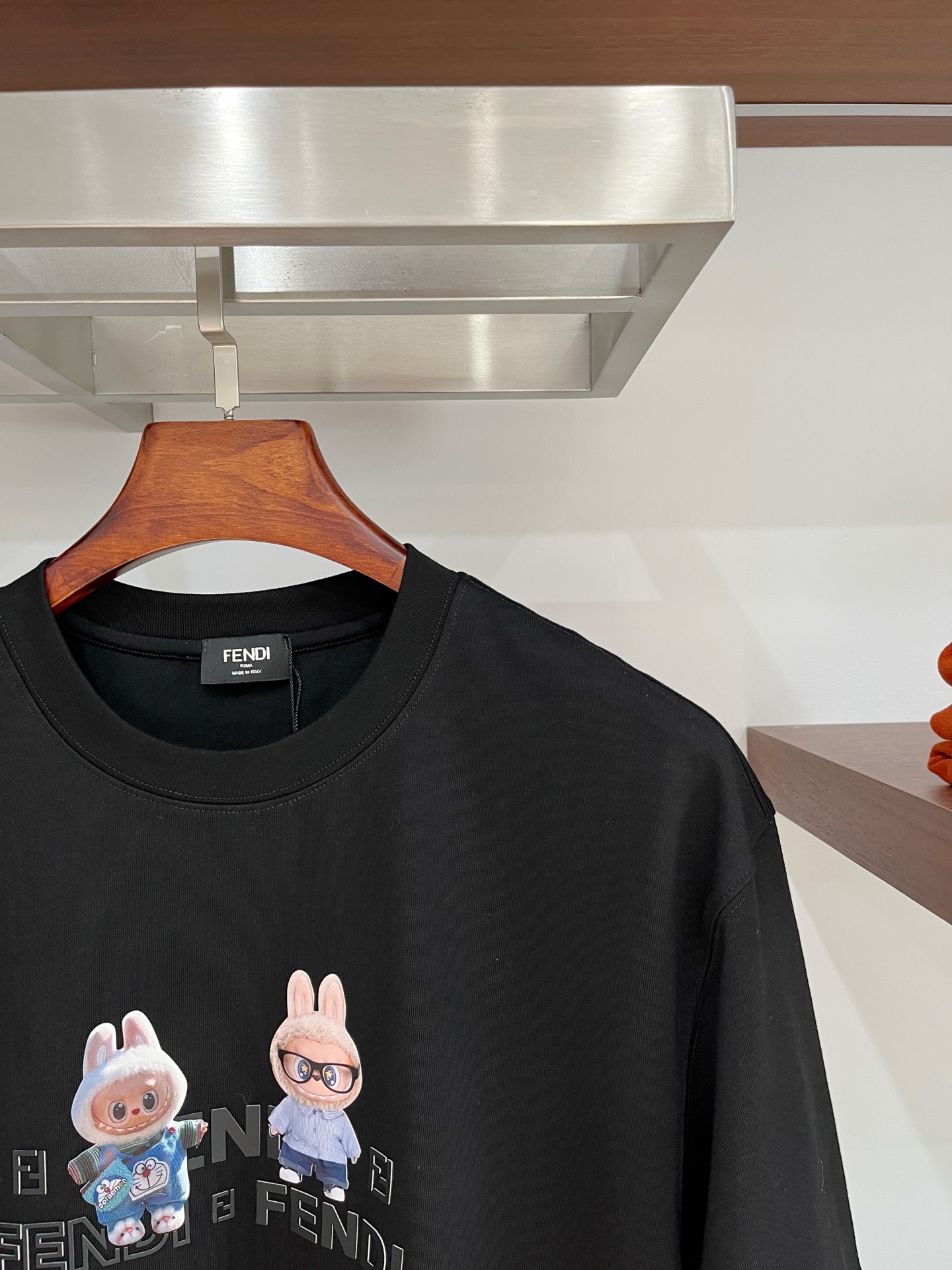 芬迪、2025新品短袖T恤，帅气时尚，胸前顶级印胶印花字母图案logo，简约百搭款。面料棉 不仅挺括，保