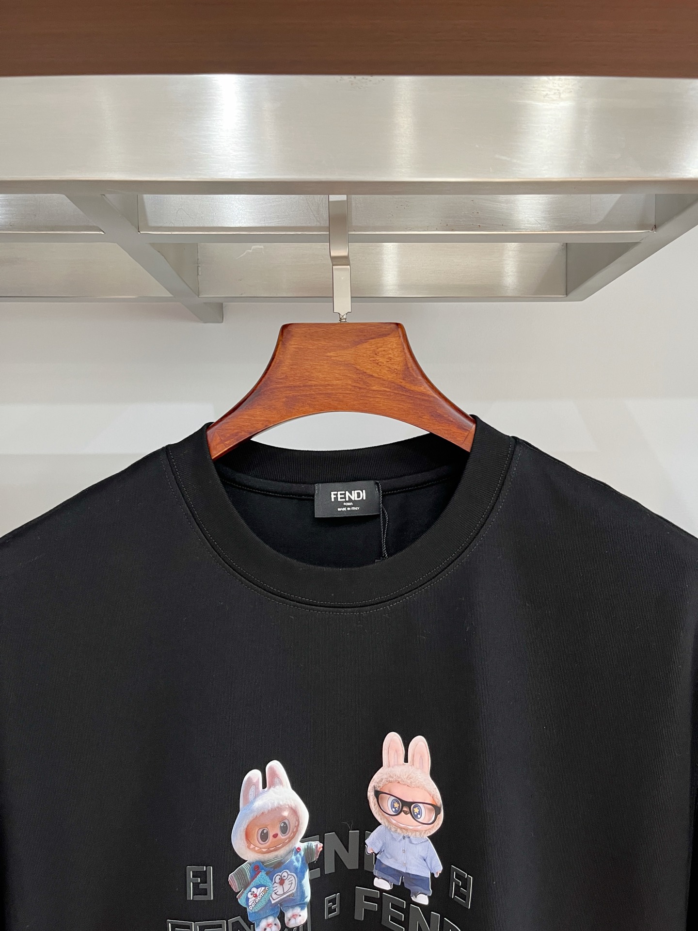 芬迪、2025新品短袖T恤，帅气时尚，胸前顶级印胶印花字母图案logo，简约百搭款。面料棉 不仅挺括，保