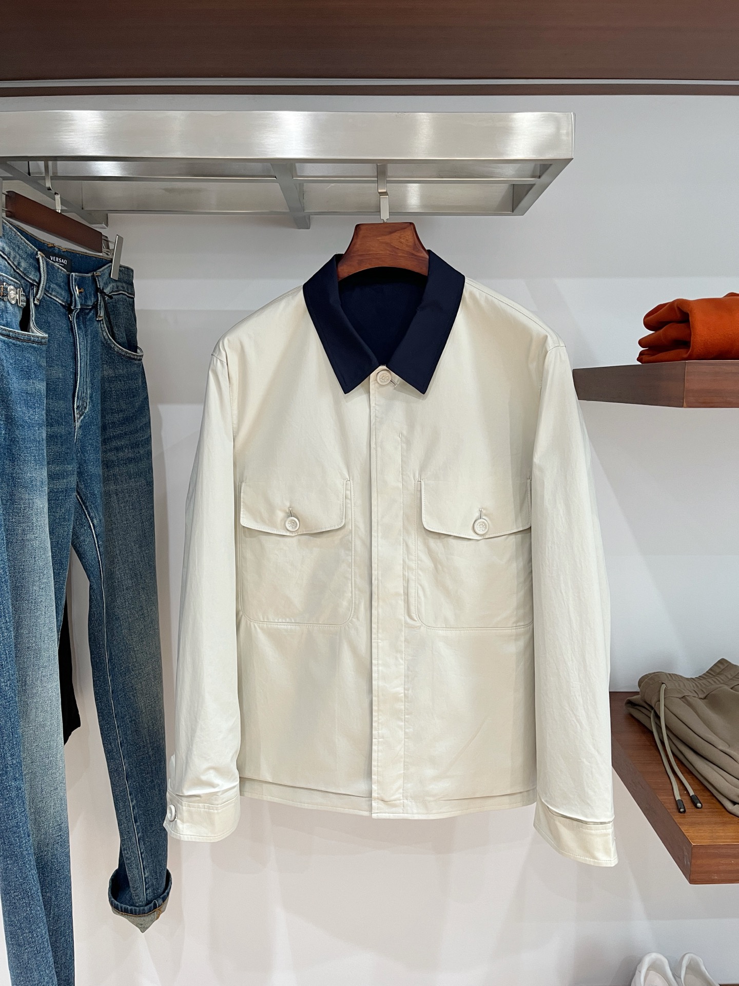 NO:531216,Prada, 2025 new jacket jacket, fashionable and handsome, simple and versatile, customized original fabric, not only crisp, maintains the trendy silhouette, and is comfortable to wear, and the yarn is more delicate, the number M-3XL, prada, jackets & coats, jackets & coats, alexander wang19860909普拉达、2025新品夹克外套,时尚帅气,简约百搭款,定制原版面料,不仅挺括,保持潮流的廓形,又穿着舒适,纱织更细腻,码数M-3XL,,prada,jackets & coats,jackets & coats,alexander wang,Men's clothing