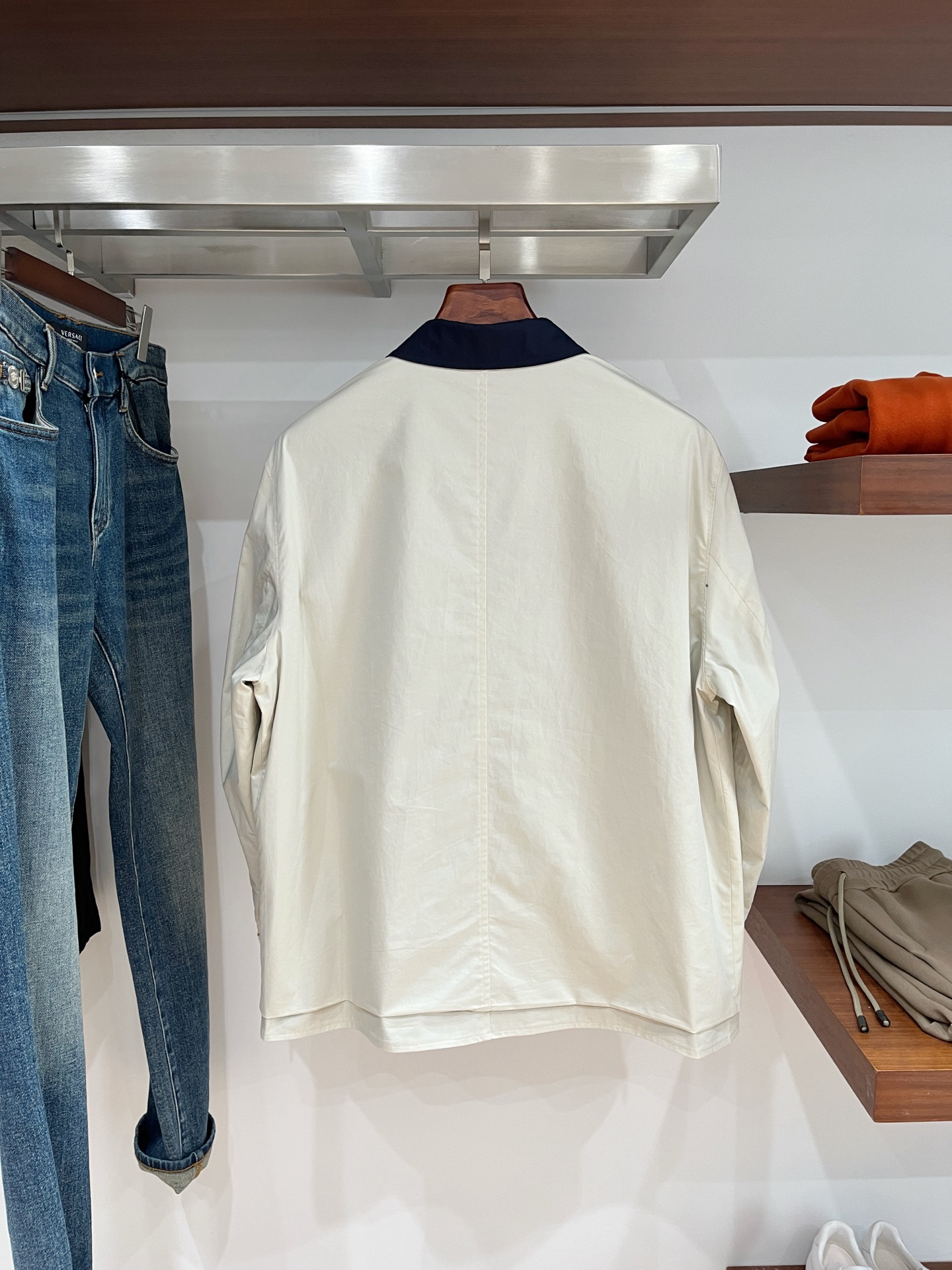 普拉达、2025新品夹克外套，时尚帅气，简约百搭款，定制原版面料，不仅挺括，保持潮流的廓形，又穿着舒适，