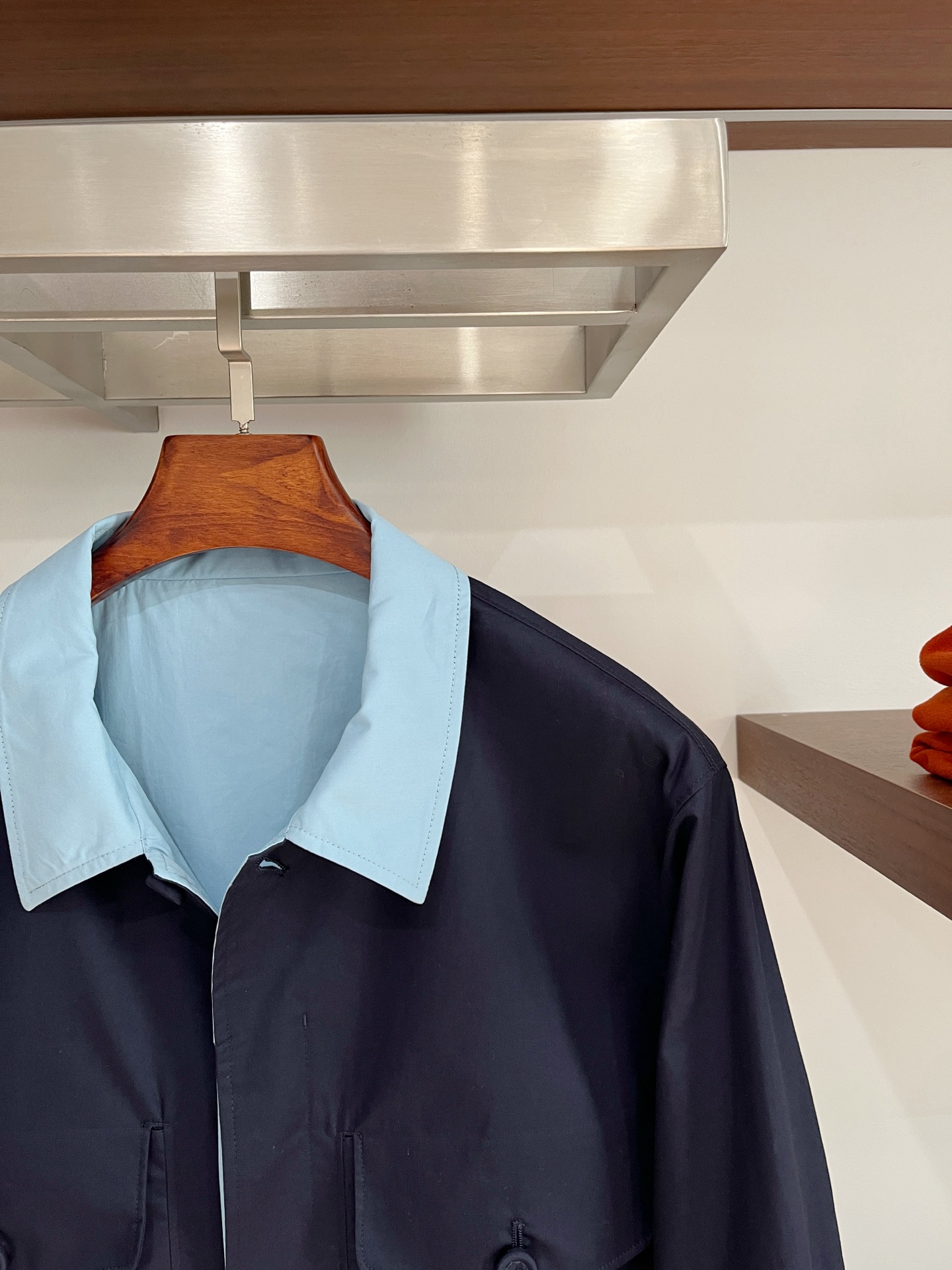 普拉达、2025新品夹克外套，时尚帅气，简约百搭款，定制原版面料，不仅挺括，保持潮流的廓形，又穿着舒适，