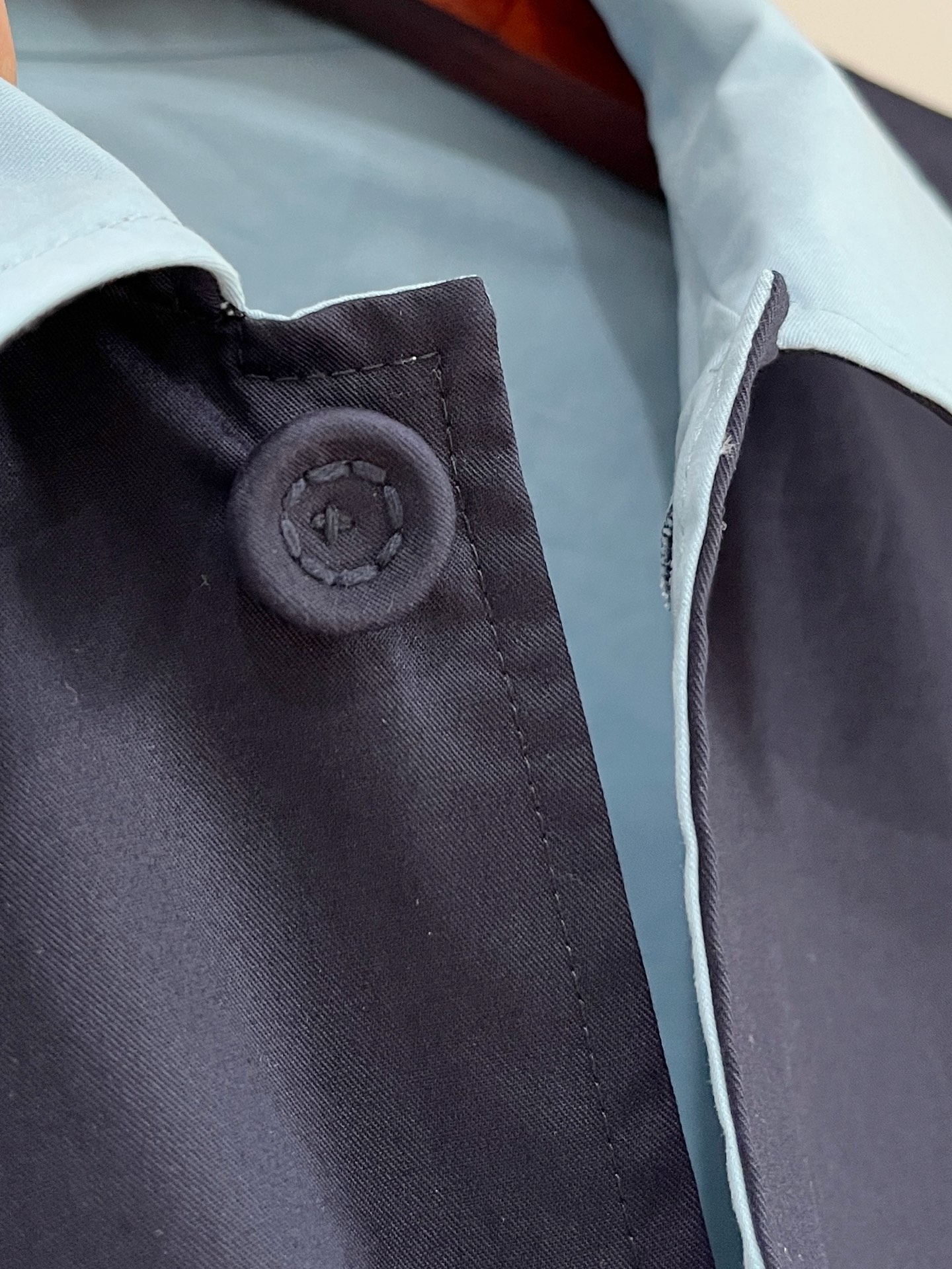 普拉达、2025新品夹克外套，时尚帅气，简约百搭款，定制原版面料，不仅挺括，保持潮流的廓形，又穿着舒适，