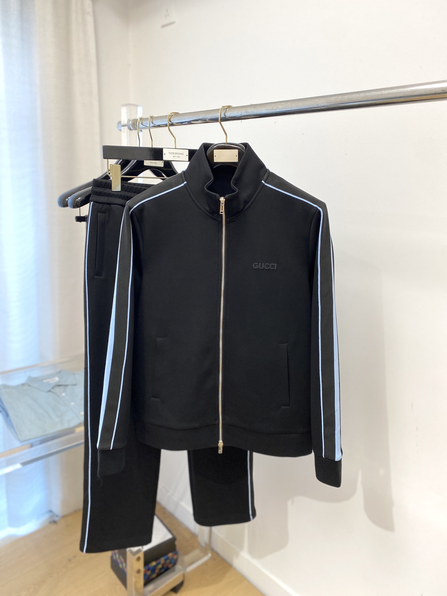 NO:539518,Guqi, the latest products in 2025, fashionable and casual suits, top-grade original fabrics, comfortable to wear, good moisture absorption and breathability, and extremely high color fastness!  Both the inside and the outside are very good.19860909古奇、2025最新品,时尚休闲套装,顶级原版面料打造,穿着舒适,吸湿性透气性都非常良好,色牢度超高！无论内搭还是外穿都非常出彩码数M-3XL,,alexander wang,Men's clothing