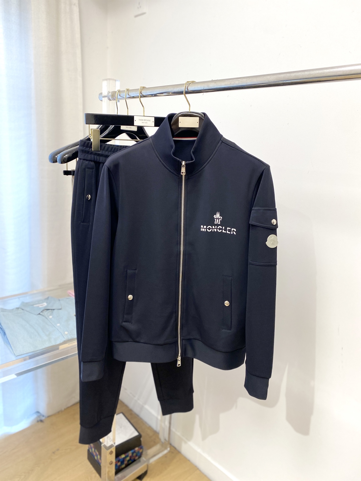 NO:539520,The latest products of the hood, 2025, fashionable and casual suits, top-grade original fabrics, comfortable to wear, good moisture absorption and breathability, and super high color fastness!  Both inside and outside wear are very outstanding. M-3XL, Moncler, alexander wang19860909蒙口、2025最新品,时尚休闲套装,顶级原版面料打造,穿着舒适,吸湿性透气性都非常良好,色牢度超高！无论内搭还是外穿都非常出彩码数M-3XL,,Moncler,alexander wang,Men's clothing