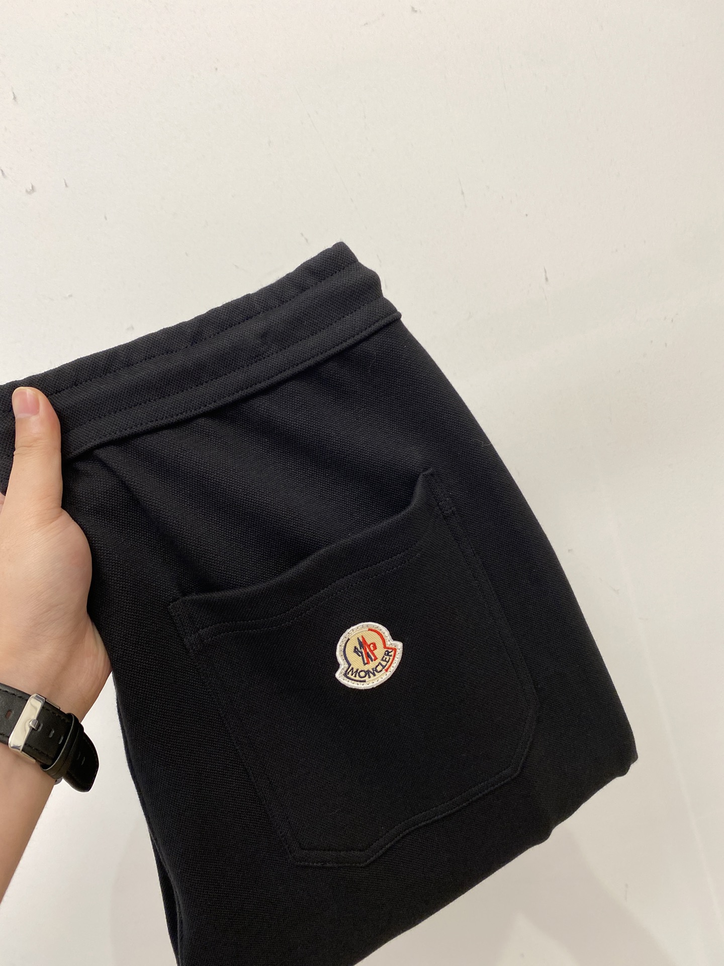 NO:539523,The 2025 hot casual pants are very elastic and slimming. They are simple and versatile. They are finely made and can be seen with care. They are so popular that they can be seen with great care. Many celebrities and internet celebrities love the most. They will lengthen their body proportions!  Micro-spin ^_^Comfortable fabric Details M-3XL, Moncler, alexander wang19860909蒙口、2025爆款休闲裤 高弹显瘦必爆简约百搭爆款,做工精细,每一针都看得到用心,超多明星网红最爱 拉长身材比例哦！微弹 ^_^舒适面料 细节体码数M-3XL,,Moncler,alexander wang,Men's clothing