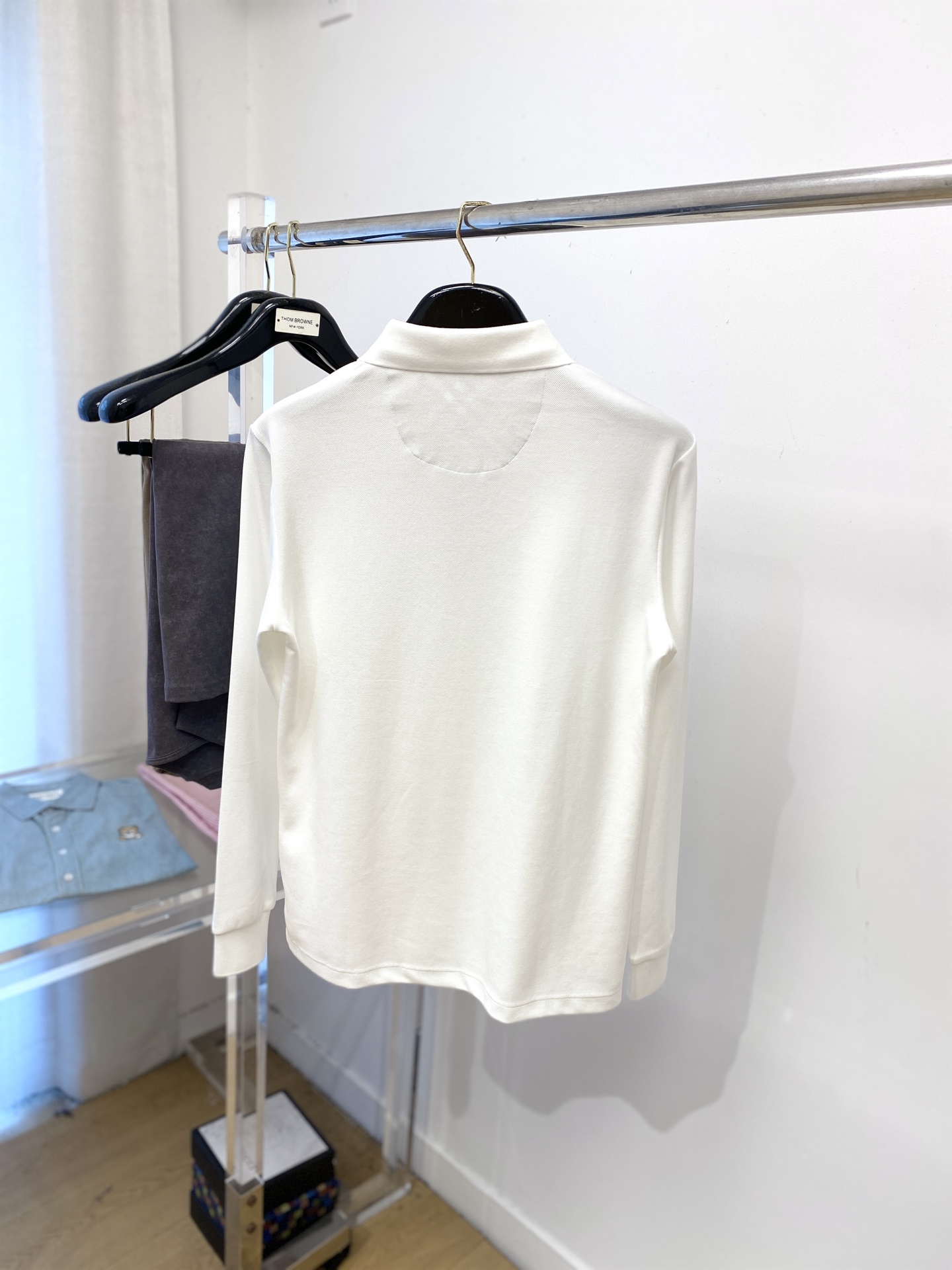 巴宝莉、新品长袖卫衣，帅气时尚，胸前精致刺绣图案logo，简约百搭款。面料棉 不仅挺括，保持潮流的廓形，