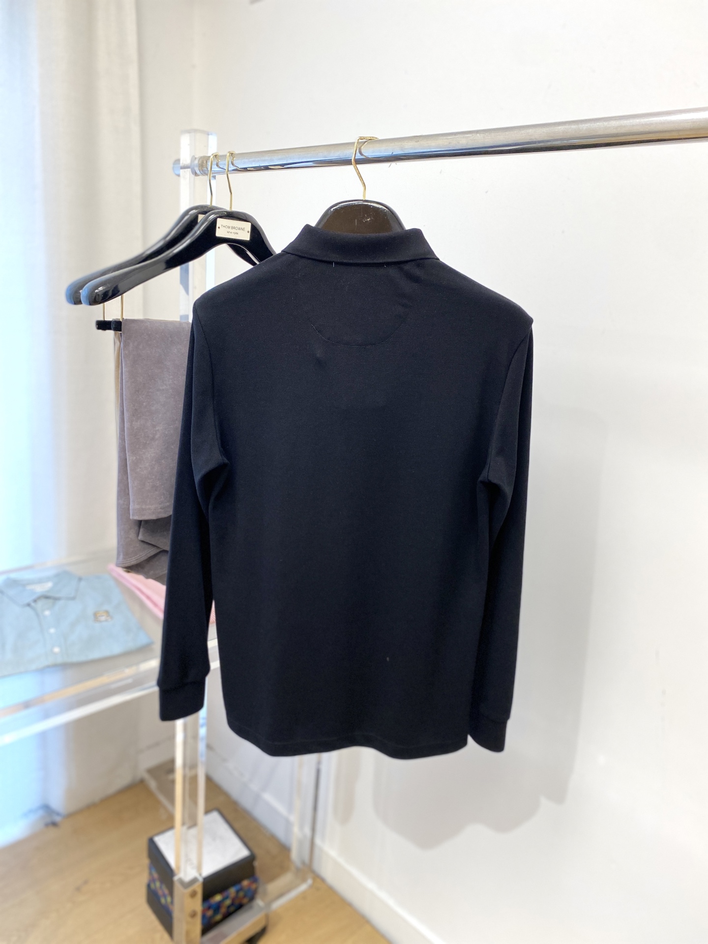 巴宝莉、新品长袖卫衣，帅气时尚，胸前精致刺绣图案logo，简约百搭款。面料棉 不仅挺括，保持潮流的廓形，