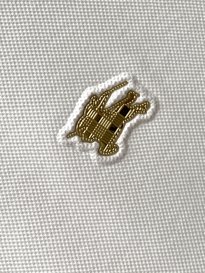 巴宝莉、新品长袖卫衣，帅气时尚，胸前顶级凹凸印胶图案logo，简约百搭款。面料棉 不仅挺括，保持潮流的廓