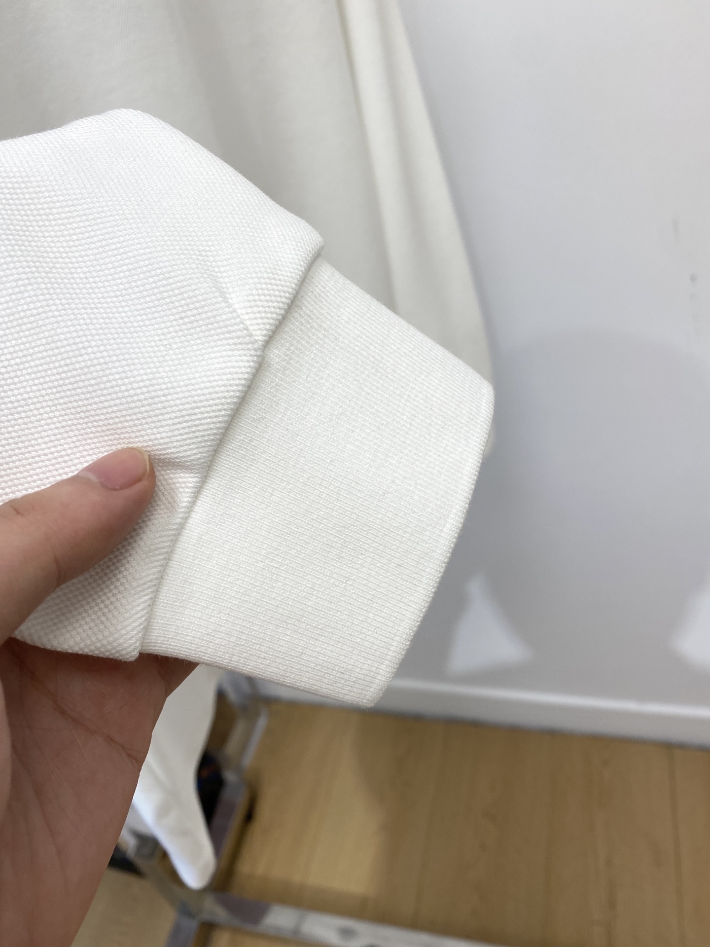 巴宝莉、新品长袖卫衣，帅气时尚，胸前顶级凹凸印胶图案logo，简约百搭款。面料棉 不仅挺括，保持潮流的廓