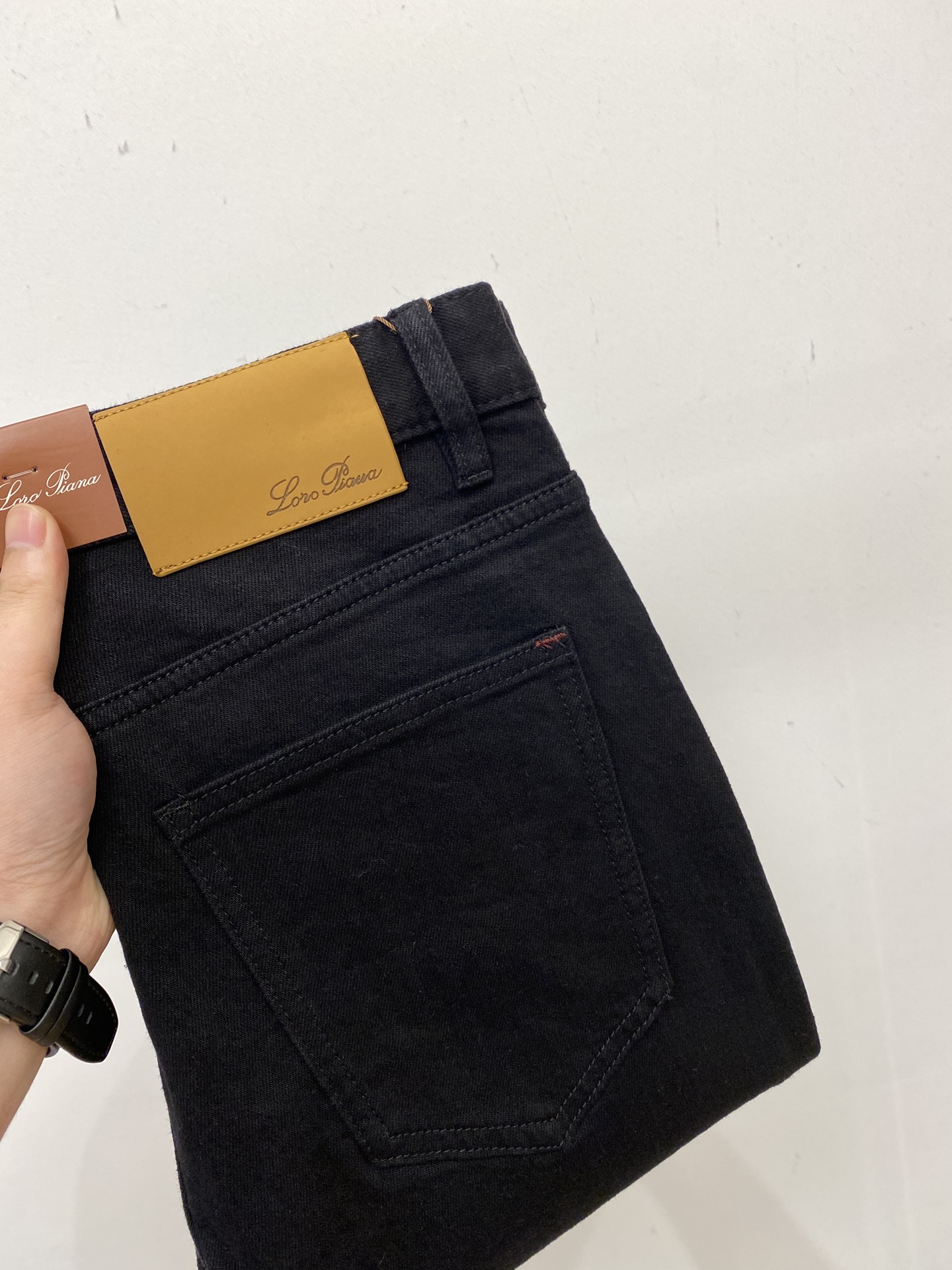 NO:539536,LP, 2025 latest products, special counters are available at the same time, original single-purpose goods, water-washed casual jeans, imported original washing elastic fabric, comfortable and elastic, original hardware and auxiliary decorative logo, super positive style, extremely high grade, counter quality, fashionable and stylish upper body, 29-38, loro piana, jeans, alexander wang19860909LP、 2025最新品,专柜同步有售,原单狠货,水洗休闲牛仔裤,进口原版水洗弹力面料,舒适有弹性,原版五金辅料装饰logo,版型超正,档次极高,专柜品质,上身时尚有型,码数29-38,,loro piana,jeans,alexander wang,Men's clothing