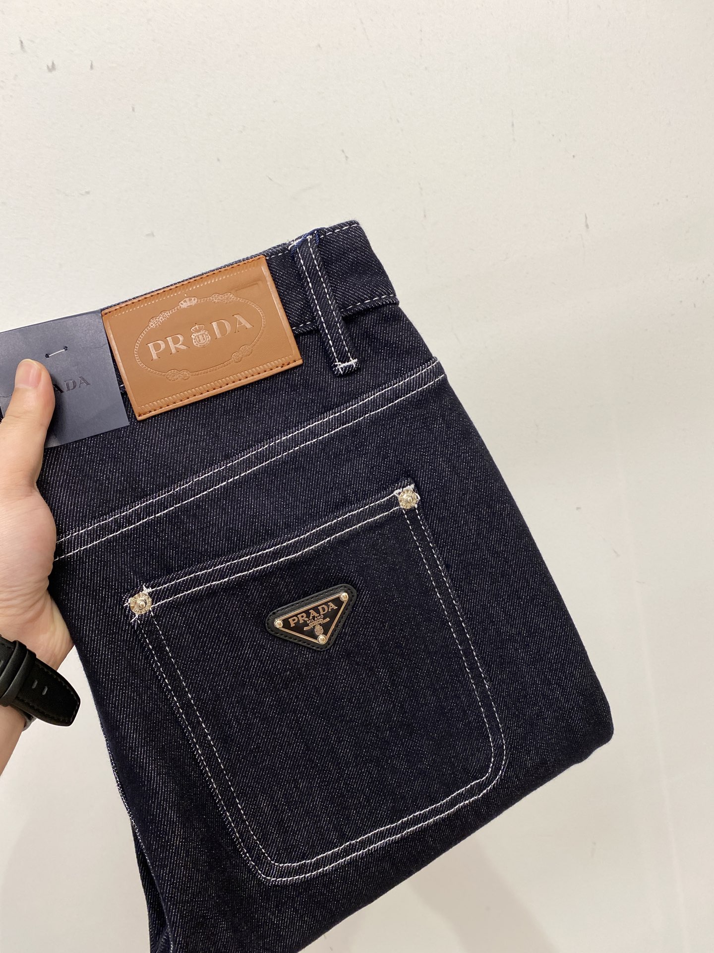 NO:537528,Prada, 2025 latest products, special counters are available at the same time, original singles, washable casual jeans, imported original washable elastic fabric, comfortable and elastic, original hardware and auxiliary decorative logo, super positive style, extremely high grade, counter quality, fashionable and stylish upper body, 29-38, prada, jeans, alexander wang19860909普拉达、 2025最新品,专柜同步有售,原单狠货,水洗休闲牛仔裤,进口原版水洗弹力面料,舒适有弹性,原版五金辅料装饰logo,版型超正,档次极高,专柜品质,上身时尚有型,码数29-38,,prada,jeans,alexander wang,Men's clothing