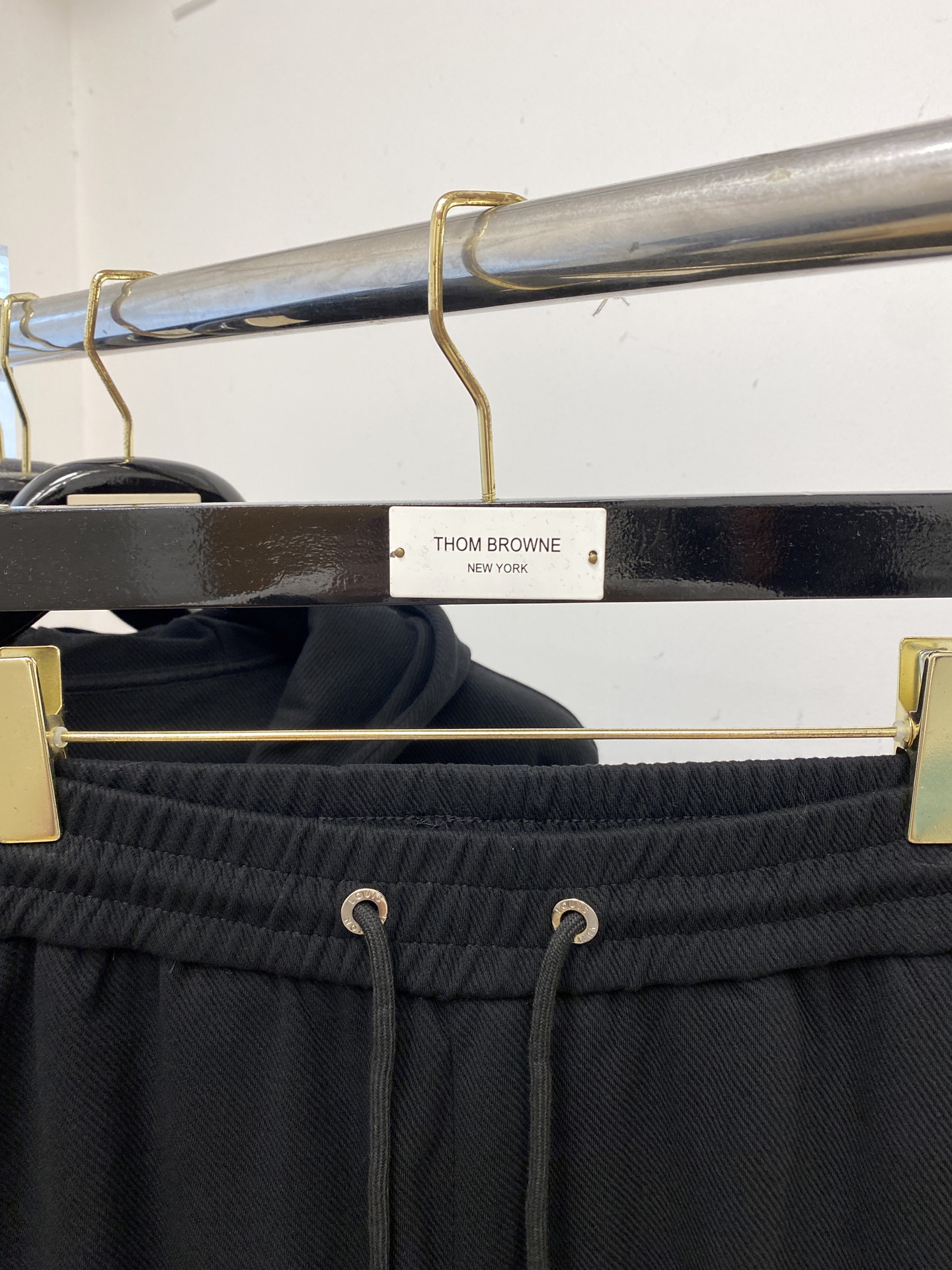 ￼路易威登、2025最新品，时尚休闲套装，顶级原版面料打造，穿着舒适，吸湿性透气性都非常良好，色牢度超高