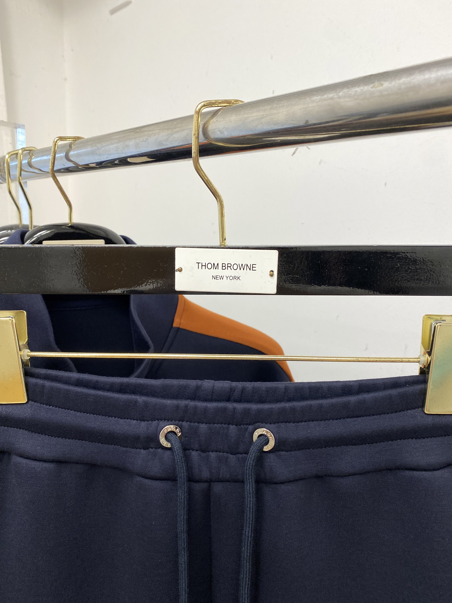 普拉达、2025最新品，时尚休闲套装，顶级原版面料打造，穿着舒适，吸湿性透气性都非常良好，色牢度超高！无