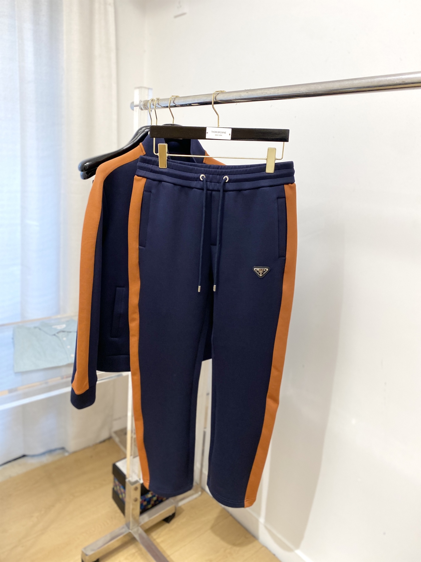 普拉达、2025最新品，时尚休闲套装，顶级原版面料打造，穿着舒适，吸湿性透气性都非常良好，色牢度超高！无