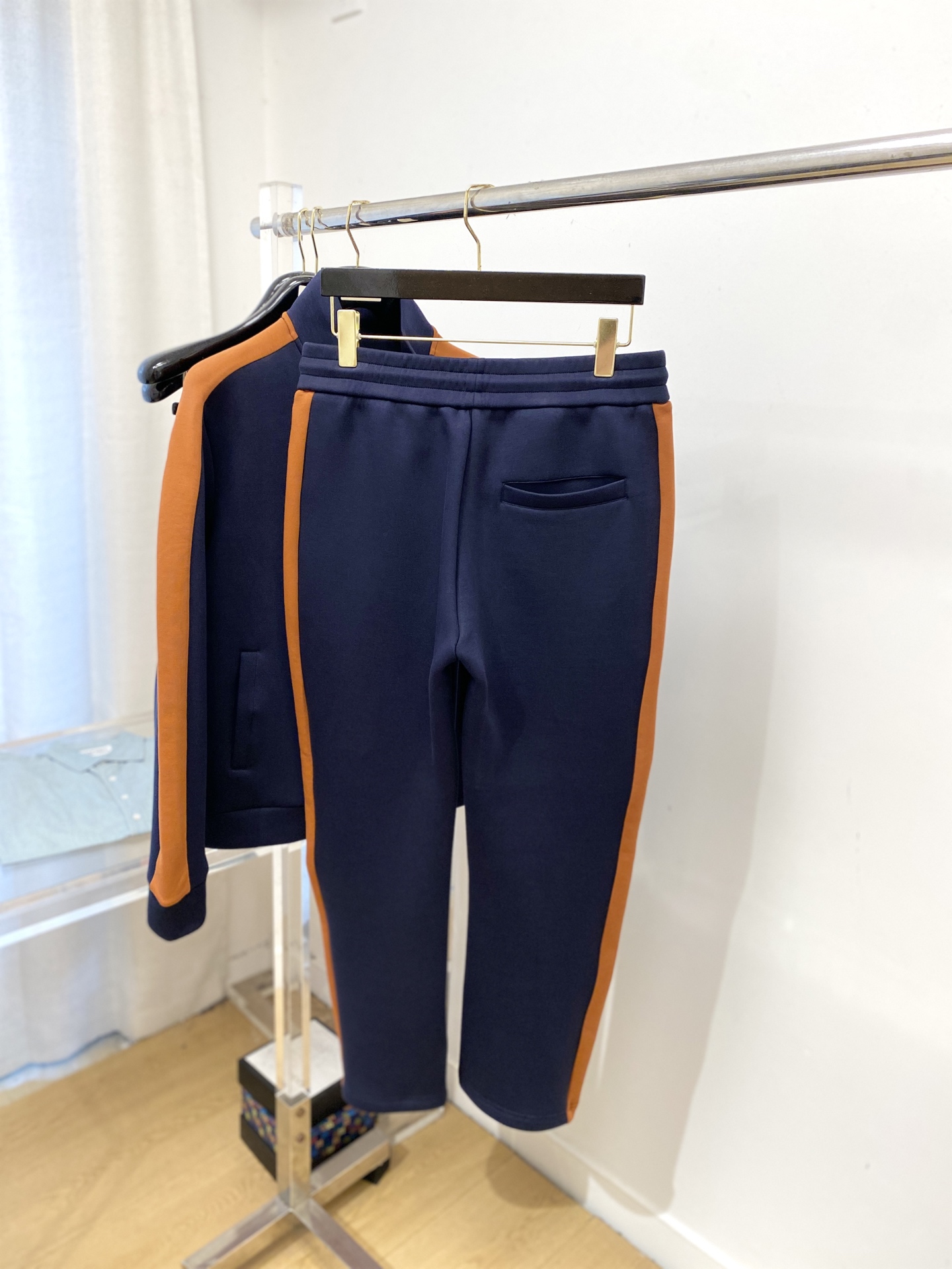 普拉达、2025最新品，时尚休闲套装，顶级原版面料打造，穿着舒适，吸湿性透气性都非常良好，色牢度超高！无