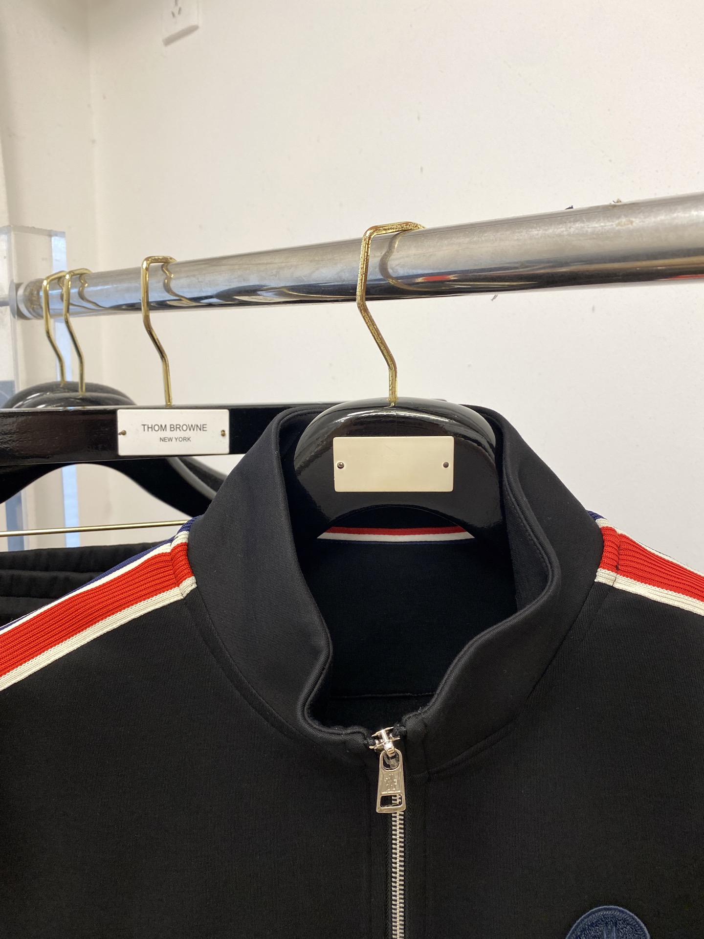 蒙口、2025最新品，时尚休闲套装，顶级原版面料打造，穿着舒适，吸湿性透气性都非常良好，色牢度超高！无论