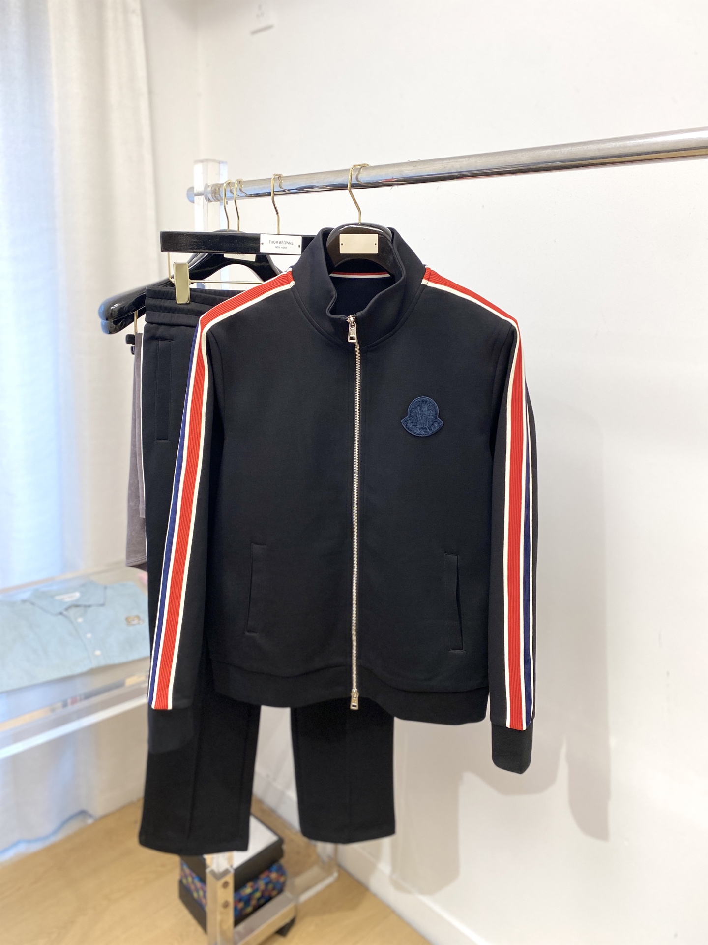 NO:537544,The latest products of the hood, 2025, fashionable and casual suits, top-grade original fabrics, comfortable to wear, good moisture absorption and breathability, and super high color fastness!  Both inside and outside wear are very outstanding. M-3XL, Moncler, alexander wang19860909蒙口、2025最新品,时尚休闲套装,顶级原版面料打造,穿着舒适,吸湿性透气性都非常良好,色牢度超高！无论内搭还是外穿都非常出彩码数M-3XL,,Moncler,alexander wang,Men's clothing