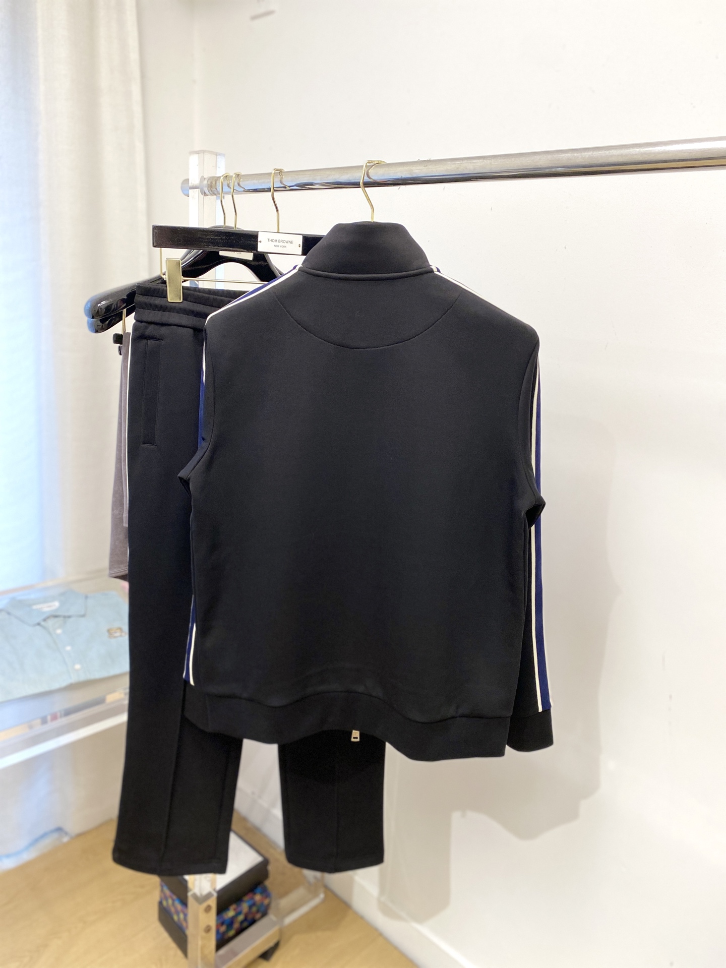 蒙口、2025最新品，时尚休闲套装，顶级原版面料打造，穿着舒适，吸湿性透气性都非常良好，色牢度超高！无论